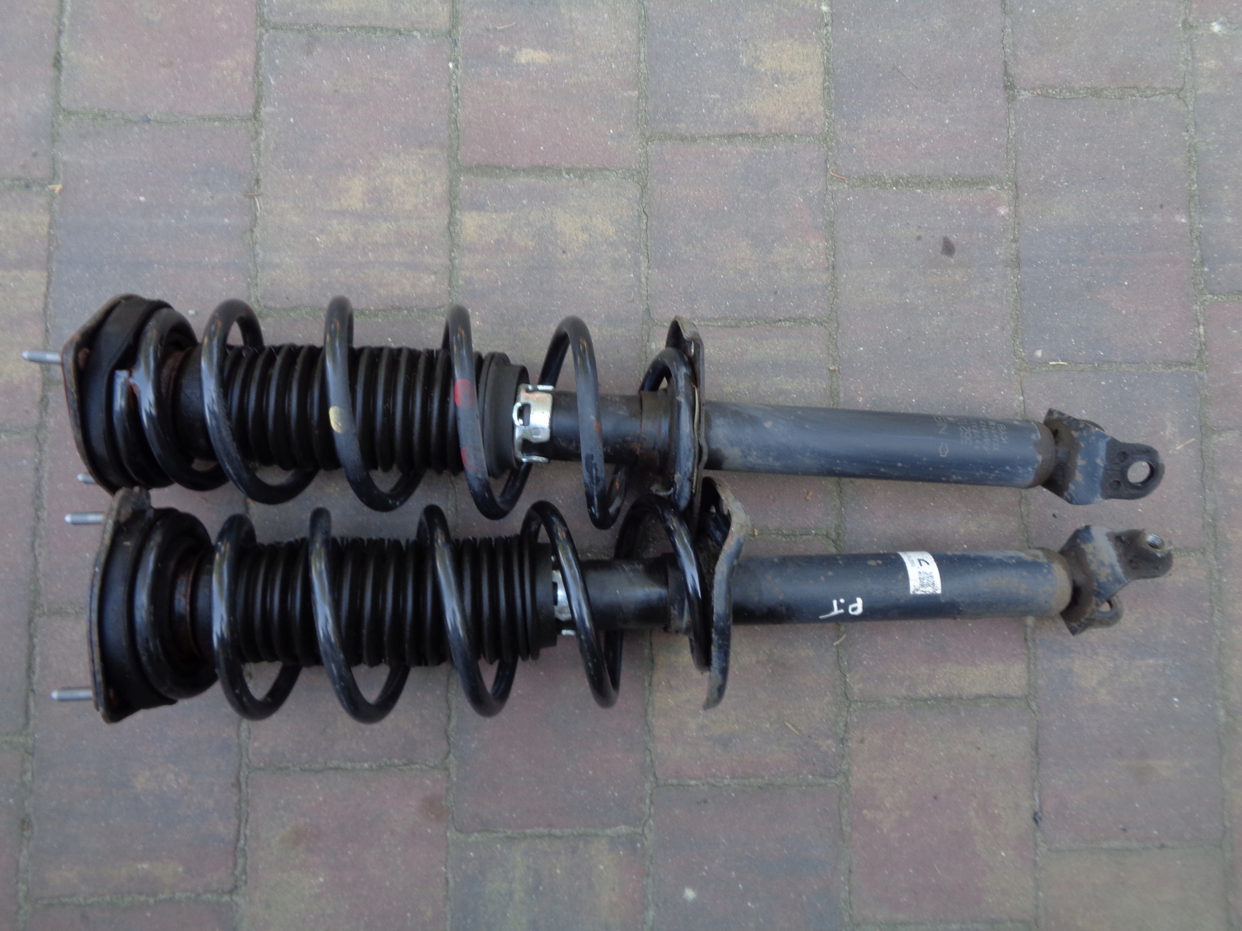 АМОРТИЗАТОР ПРАВЫЙ ЛЕВЫЙ ЗАД. ИНФИНИТИ M M30d