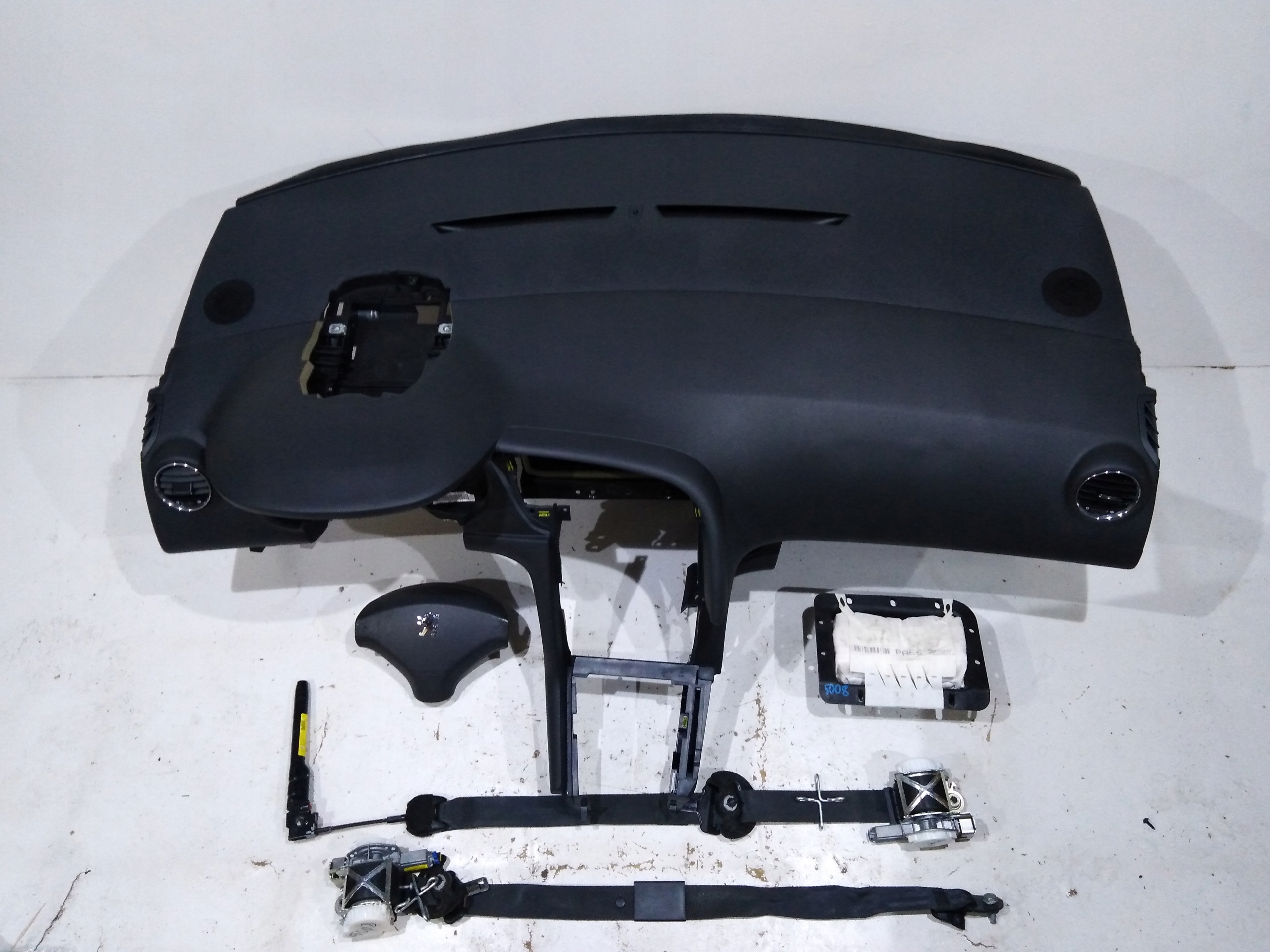 peugeot 3008 и торпеда консоль подушки безопасности ремни оригинал