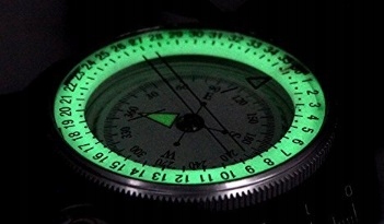 KOMPAS PRYZMATYCZNY BUSOLA WOJSKOWA PROFESJONALNY Materiał obudowy metal
