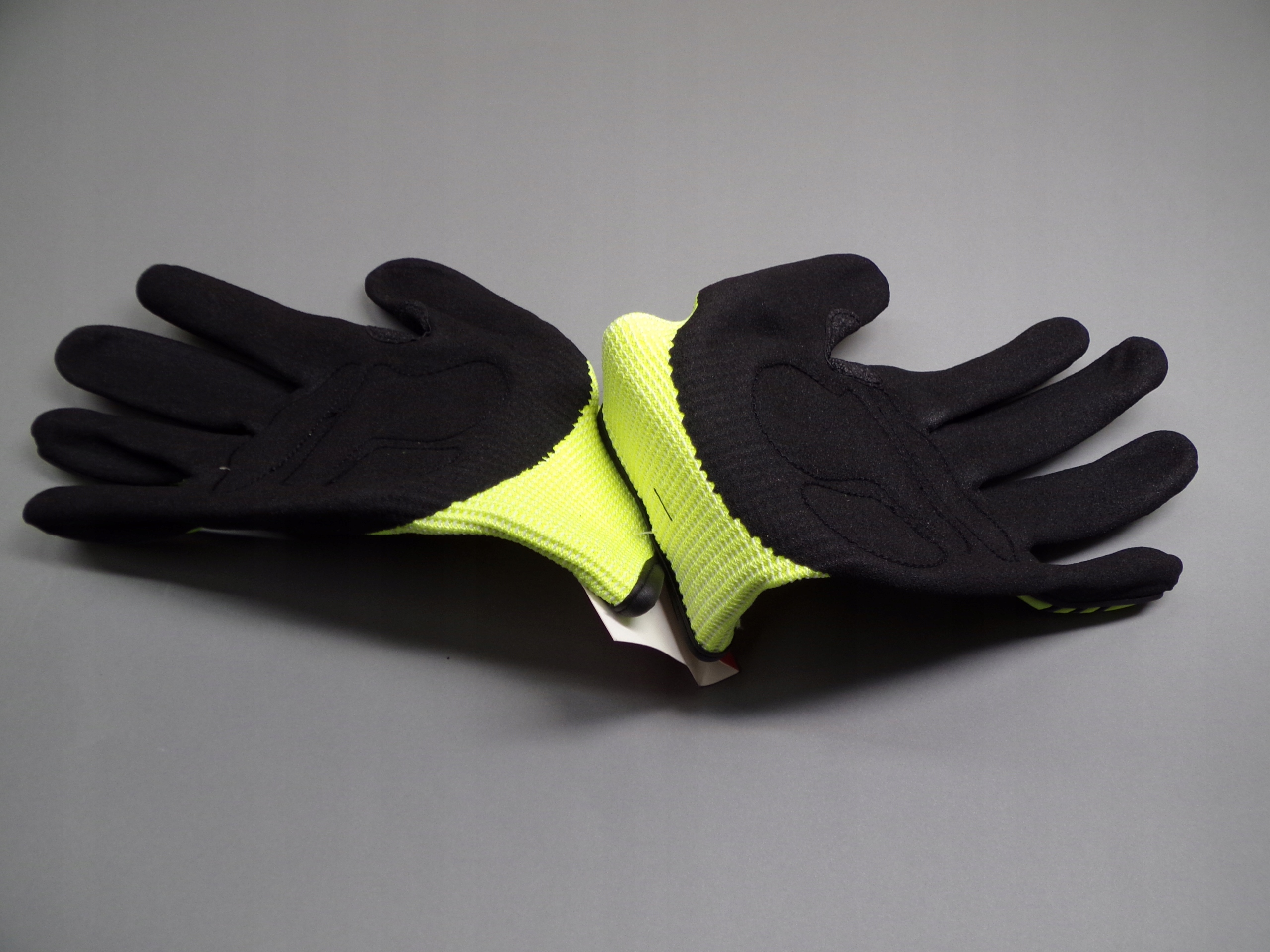 RĘKAWICE ANTYPRZECIĘCIOWE OCHRONNE ANTYPRZEBICIOWE SCUDO R.10 MECHANICZNE Model SCUDO