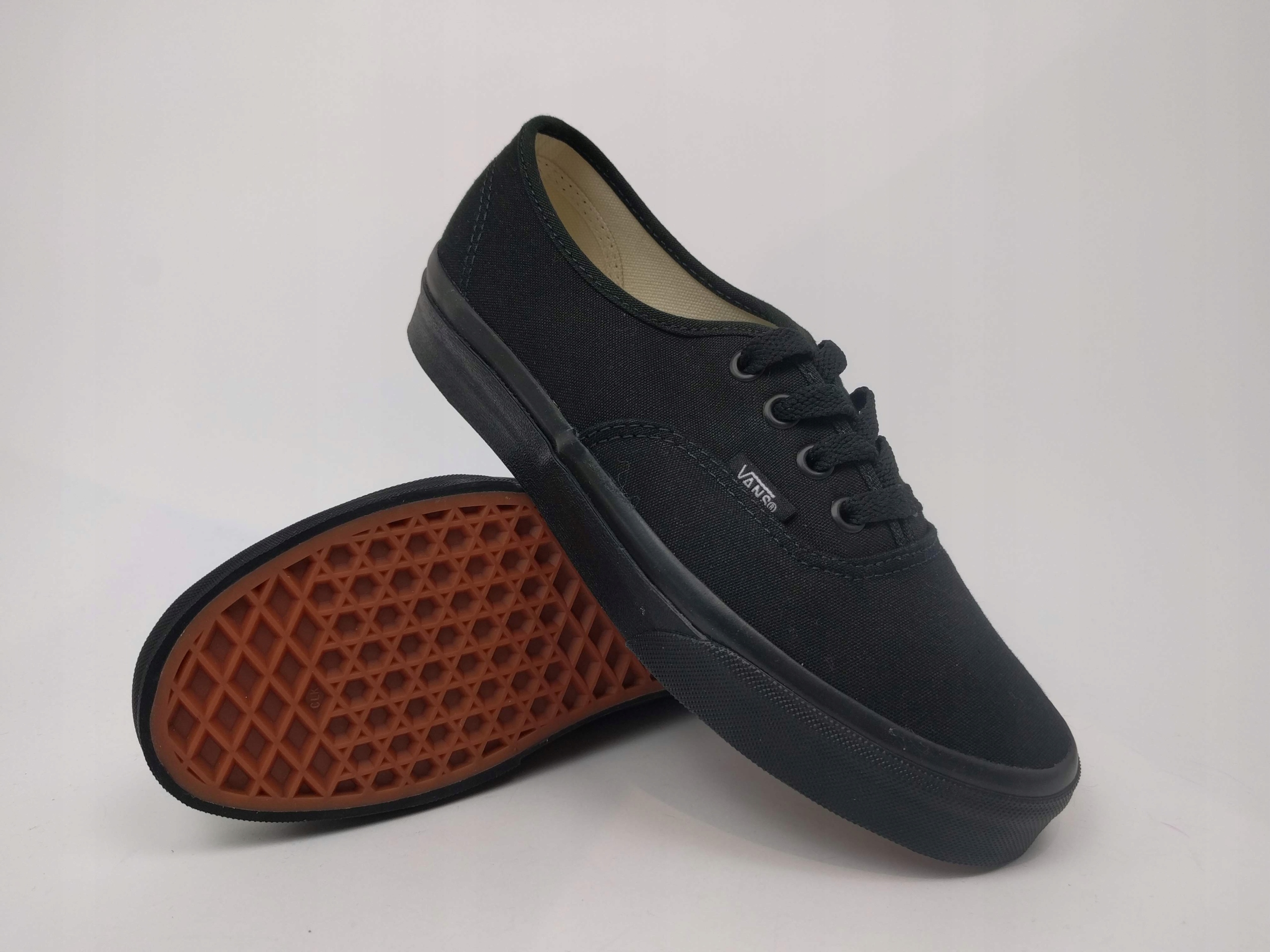 Vans pánské tenisky Authentic černé velikost 40