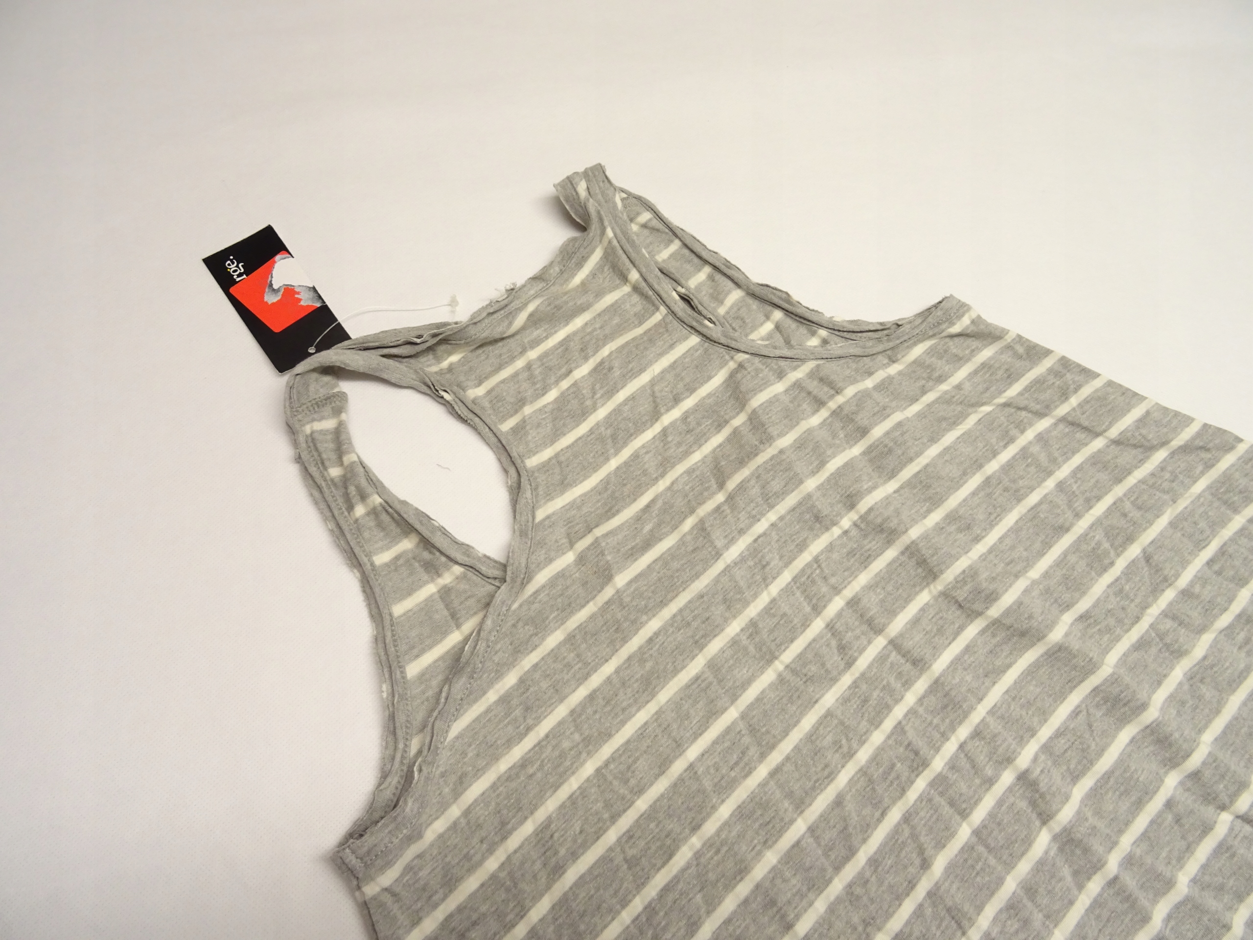 KOSZULKA GEORGE 40-42 NOWA Fason inny