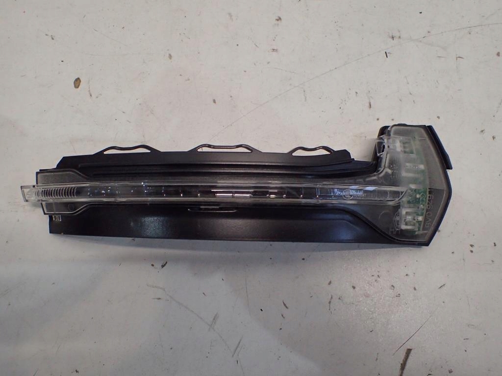 Kierunkowskaz lusterka prawy AUDI A3 13- 8V