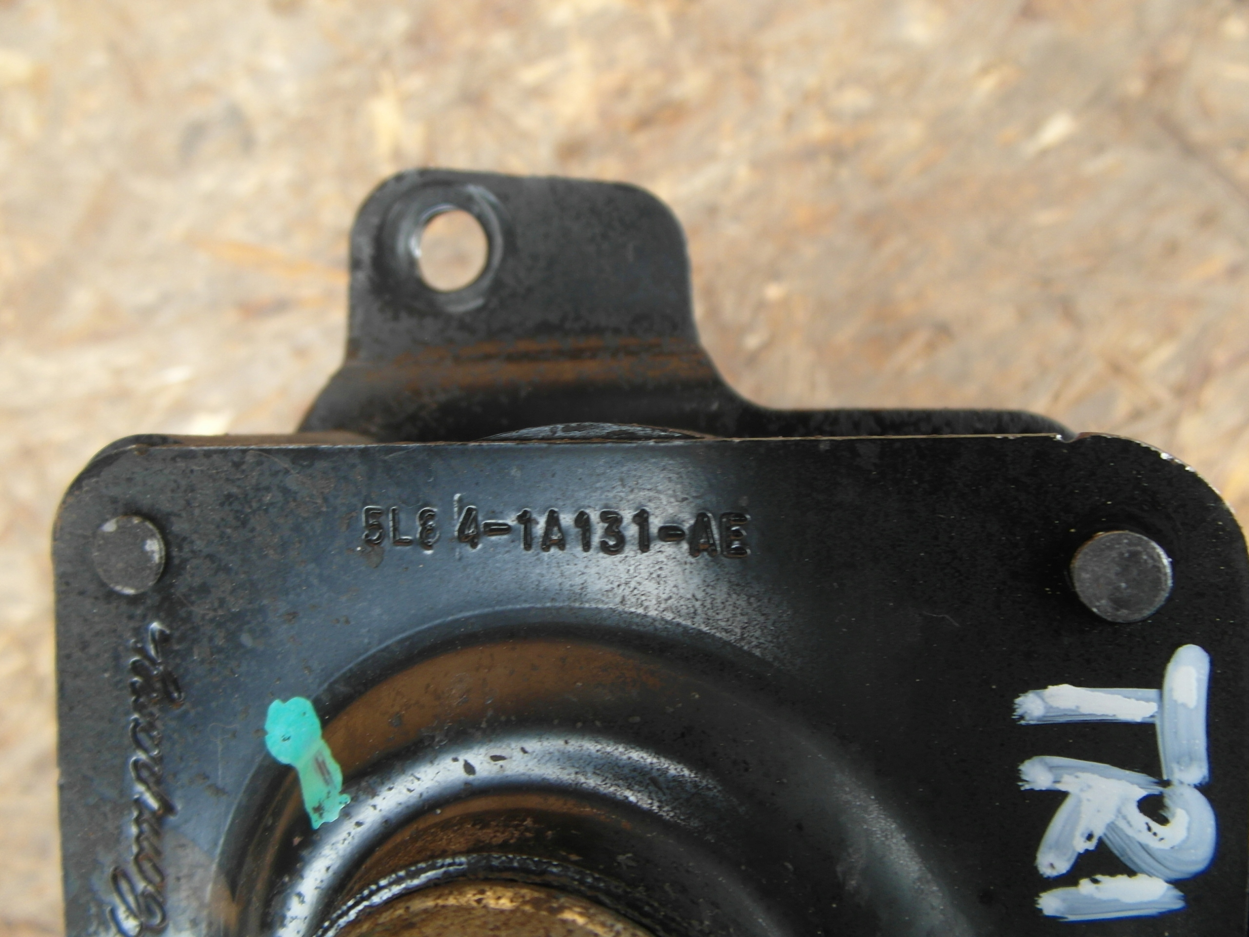 MAZDA TRIBUTE 05- WINDA PODNOŚNIK KOŁA ZAPASOWEGO Producent części Mazda OE