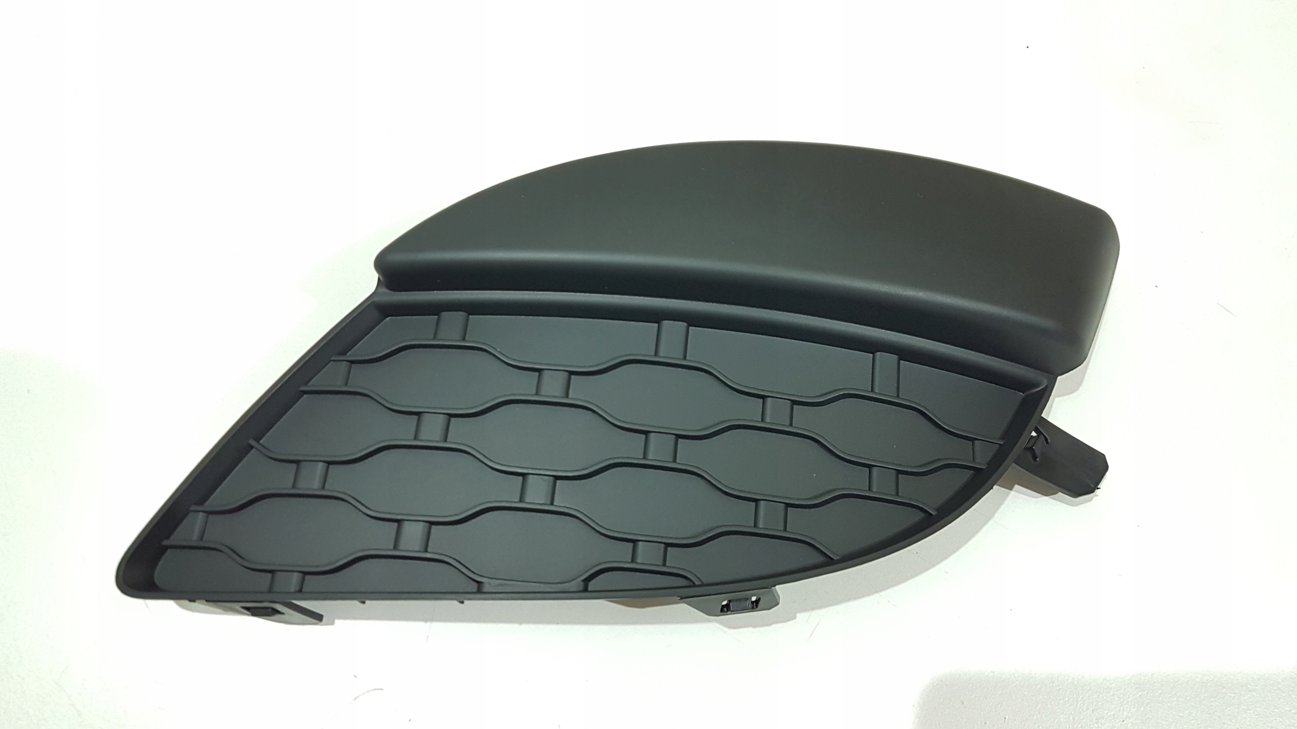 KRATKA ZDERZAKA RAMKA HALOGENU RENAULT TWINGO 2 Part number 77 01 209 599