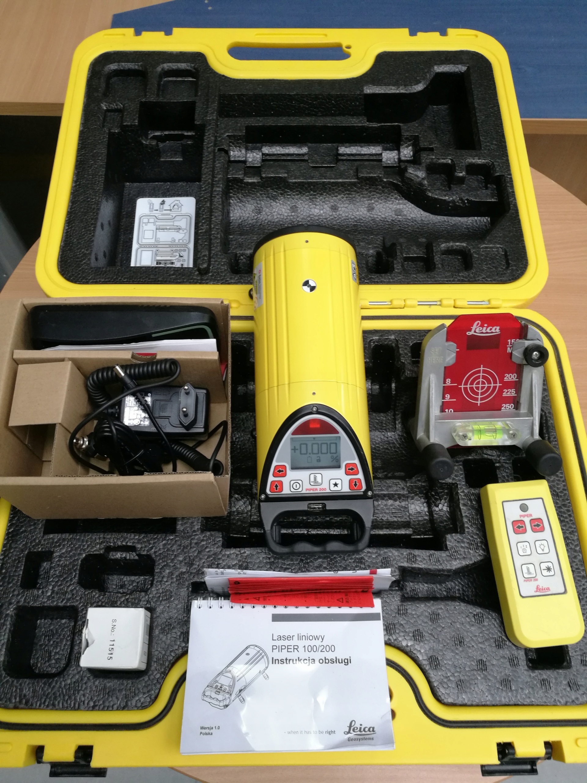 LASER RUROWY LEICA PIPER 200 DO UKŁADANIA RUR WAWA Rodzaj niwelatora liniowy