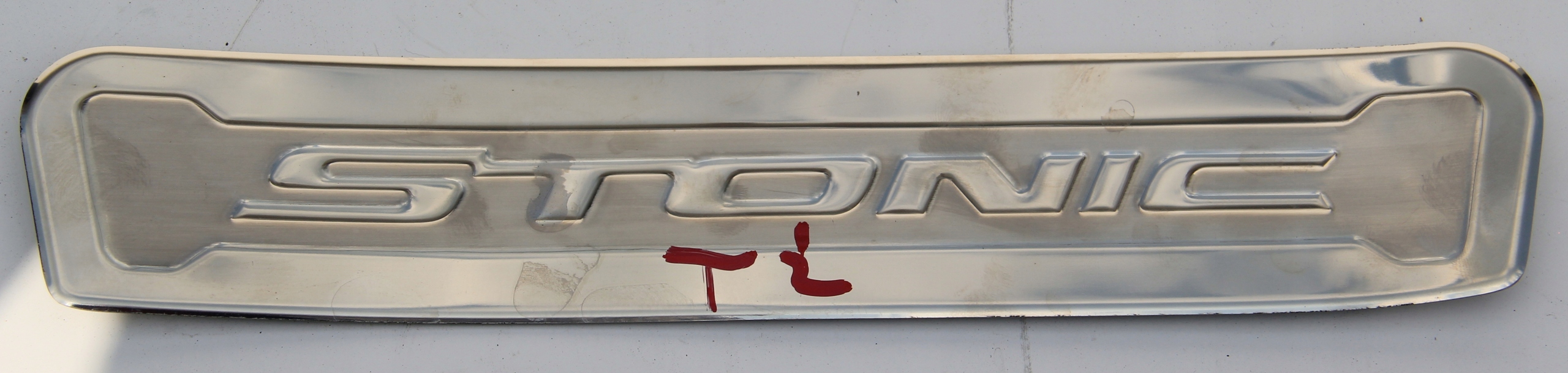 KIA STONIC LISTWA CHROM NAKŁADKA NA PRÓG TYŁ LEWY