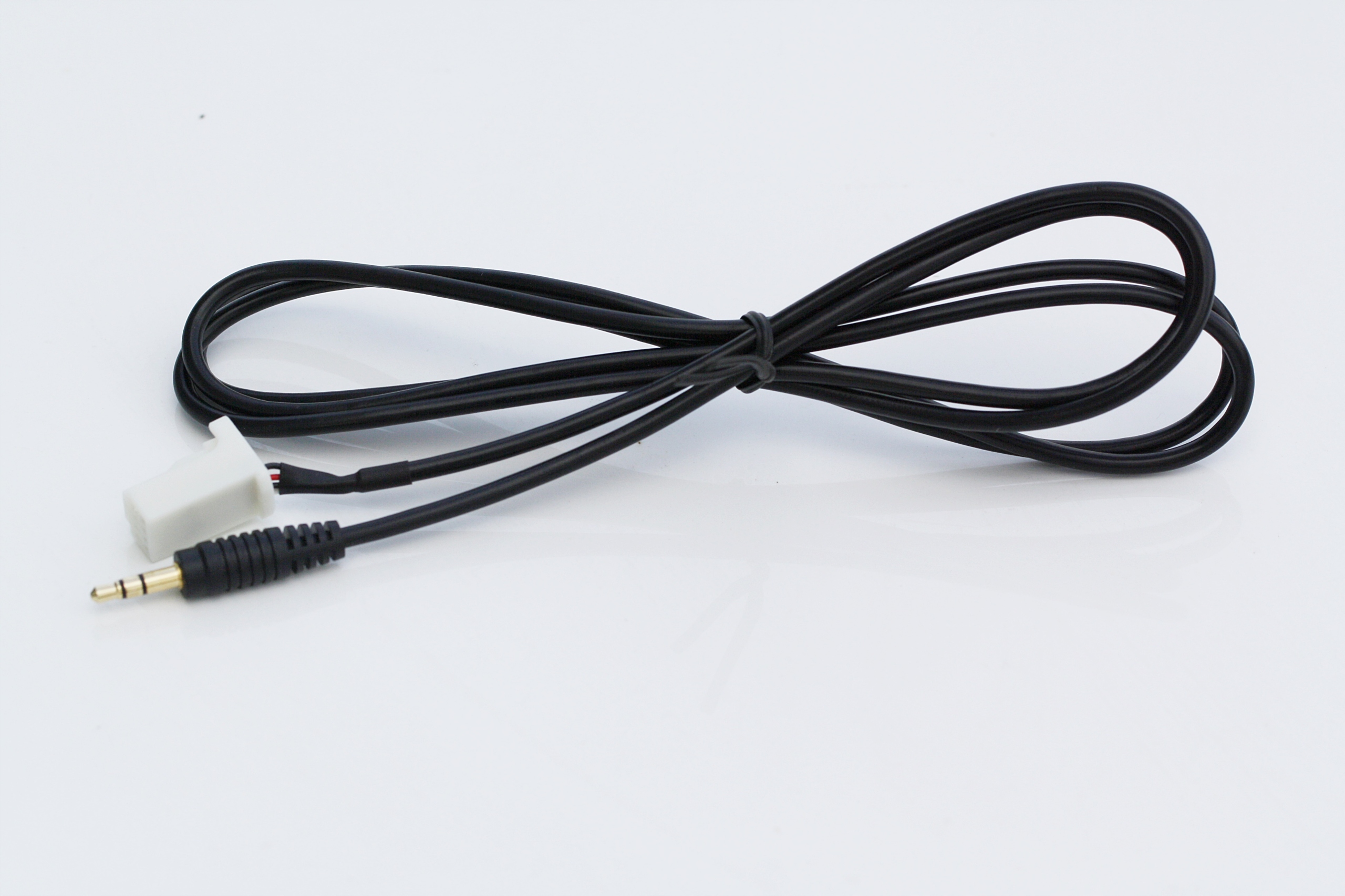 KABEL ADAPTER AUX JACK Nissan Subaru Suzuki 14098