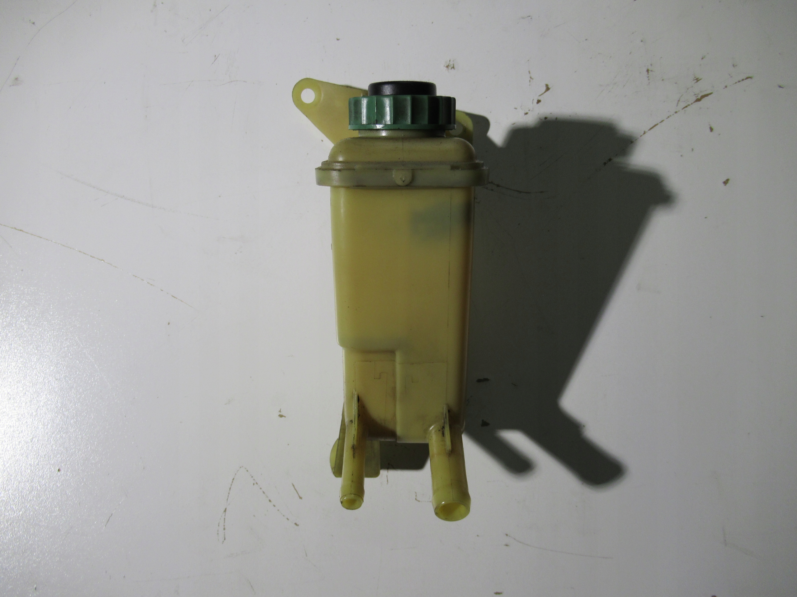 ZBIORNICZEK WSPOMAGANIA VW PASSAT B5 8D0422373C