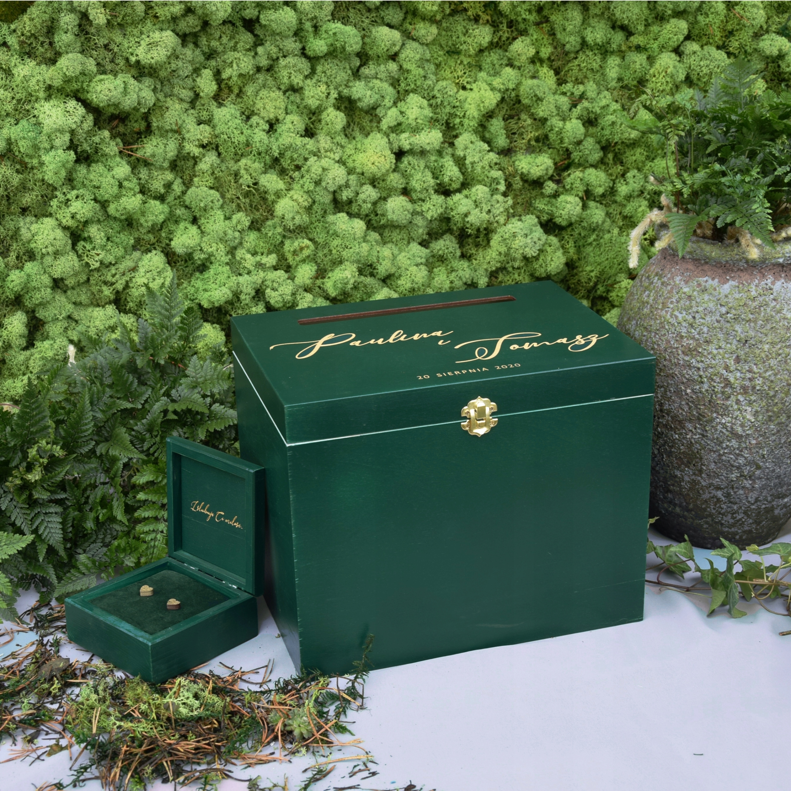 Duże BUTELKOWA ZIELEŃ Pudełko na KOPERTY grawer Kolor dominujący biały