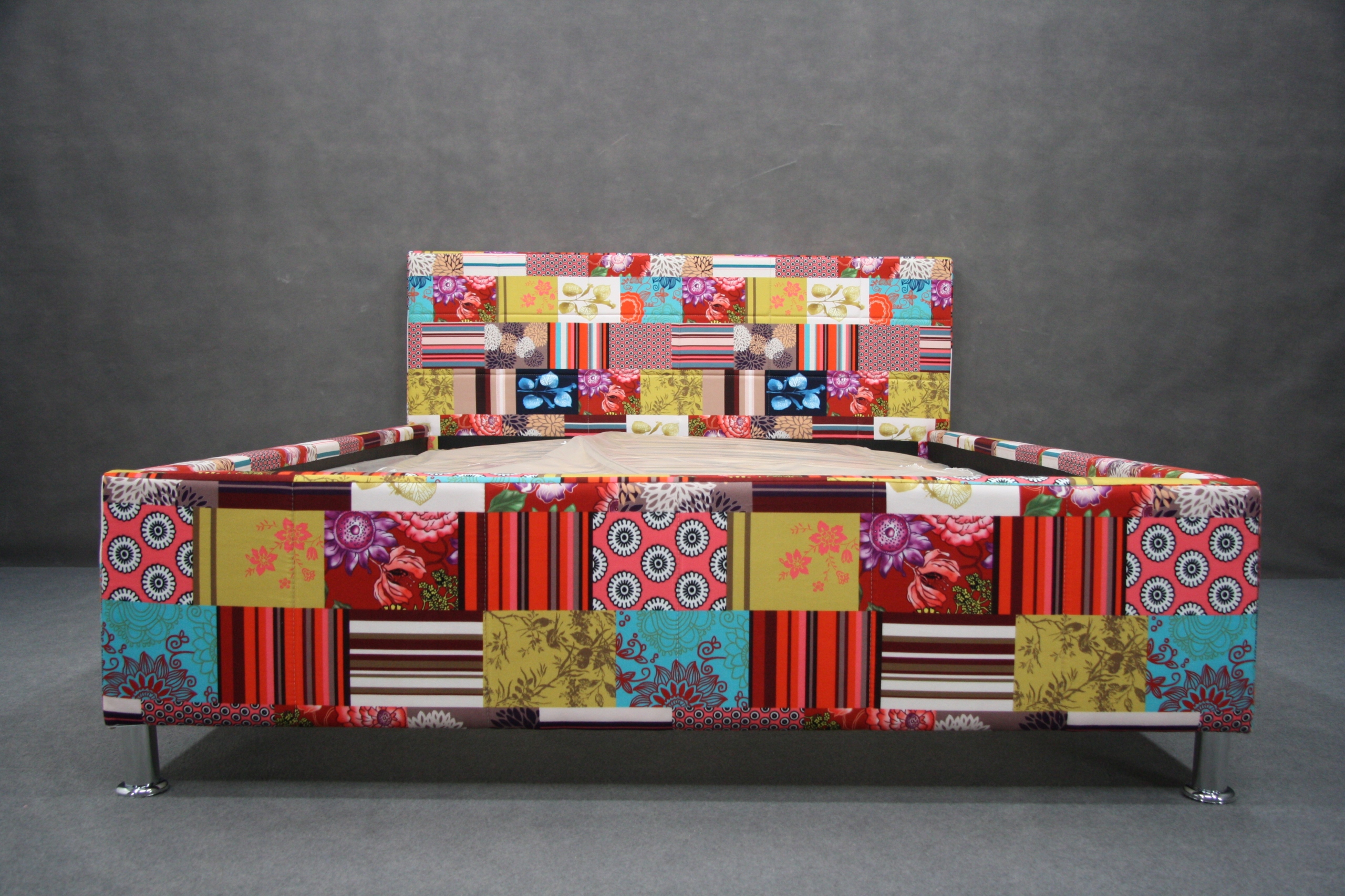 Rama 140 x 200 cm Łóżko Tkanina Materiał PATCHWORK Rozmiar 140x200