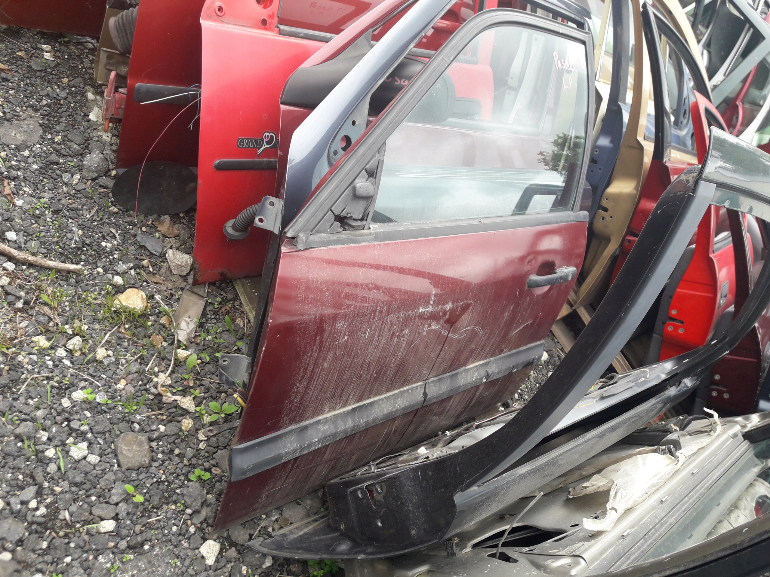 SZYBA DRZWI LEWY PRZOD VW PASSAT B4 PRZEDNIA