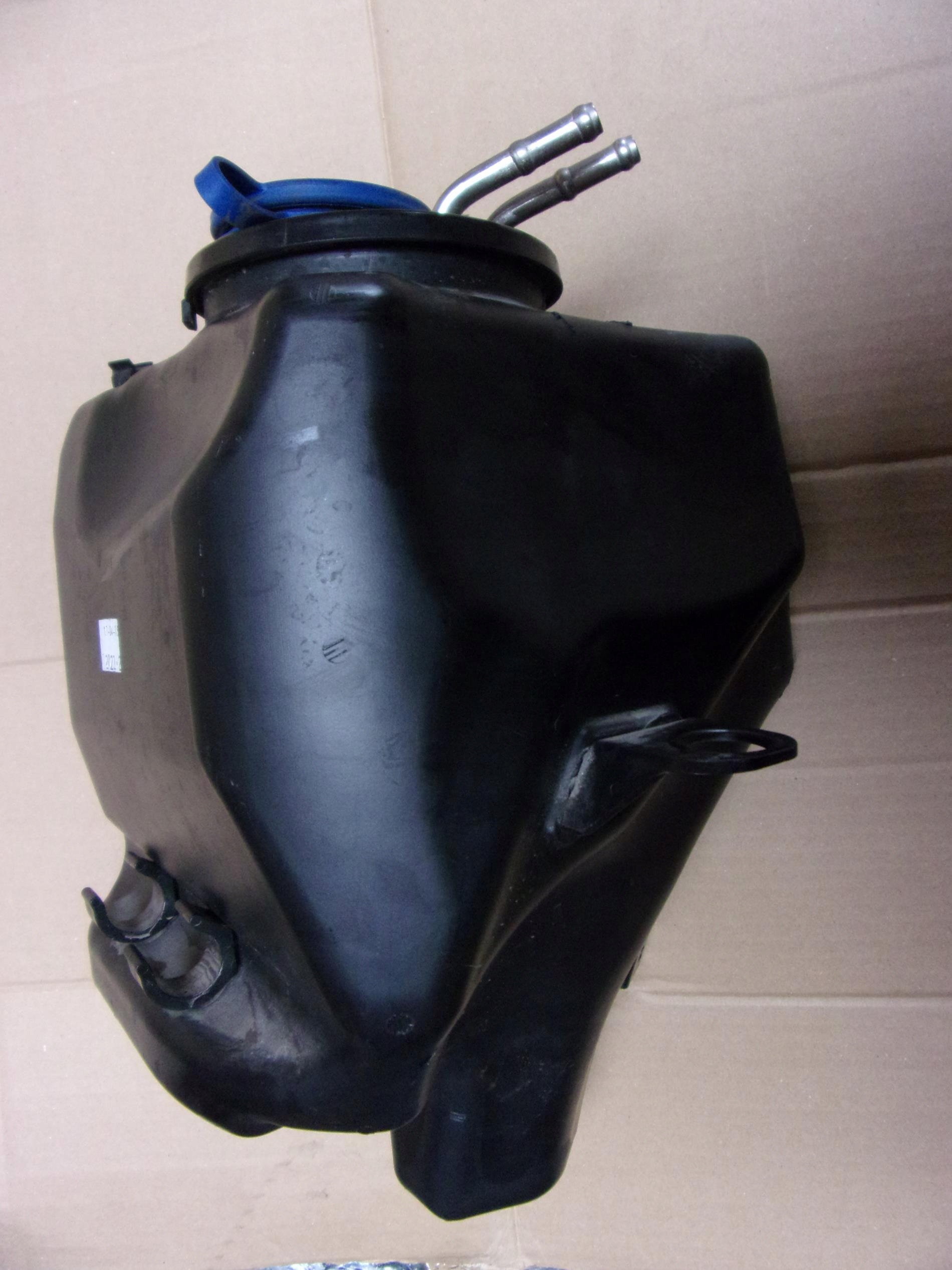 MERCEDES W222 ZBIORNICZEK SPRYSKIWACZY ORYGINAŁ !! Typ samochodu Samochody osobowe