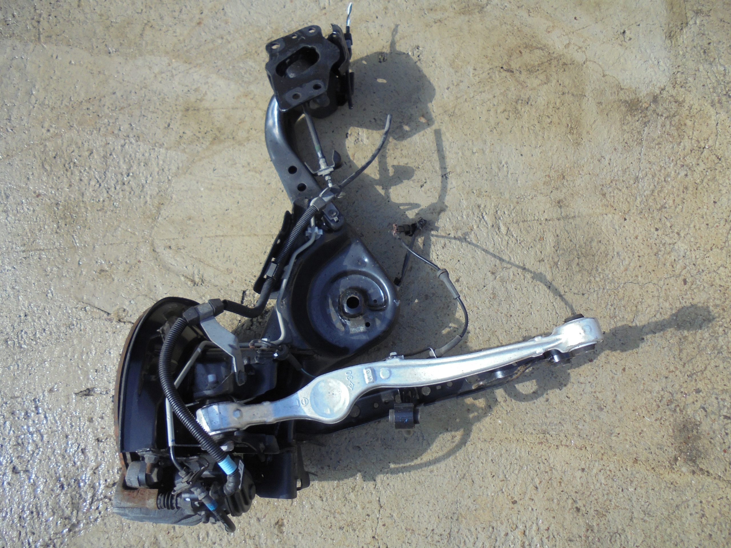 WAHACZ ZWROTNICA LEWA TYLNA X-TRAIL T32 2WD