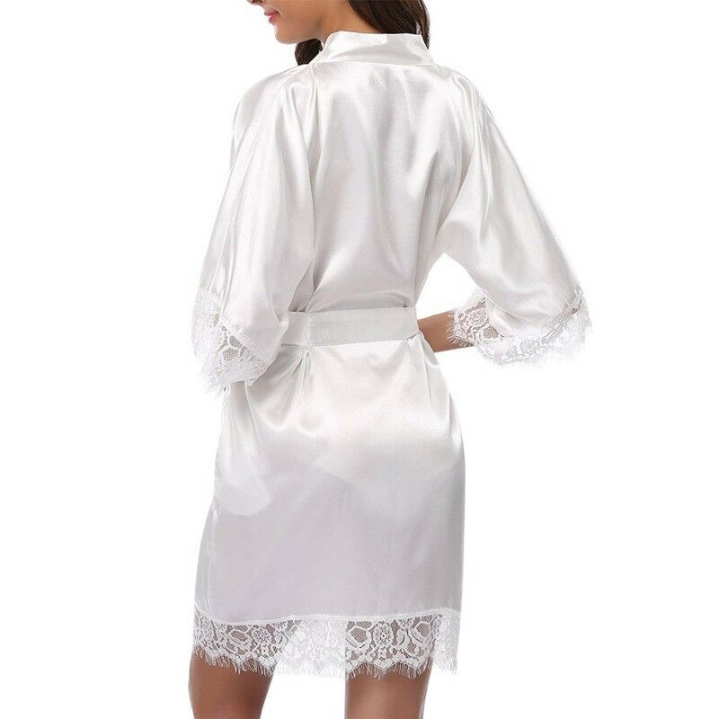 SATYNOWY SZLAFROK DAMSKI Z KORONKĄ KOLORY PODOMKA Cechy dodatkowe koronka