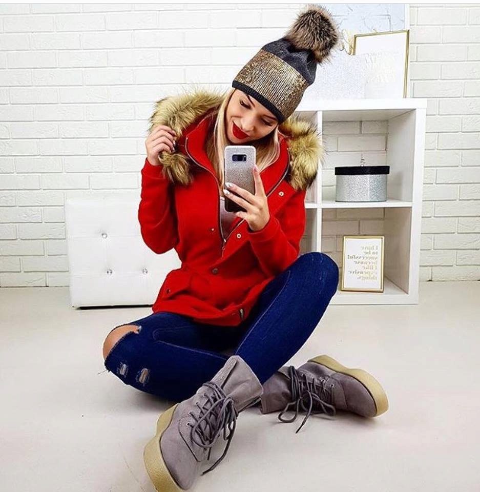 Czapka WL-07 POMPON OCIEPLANA M/L CEKINY Wzór dominujący inny wzór