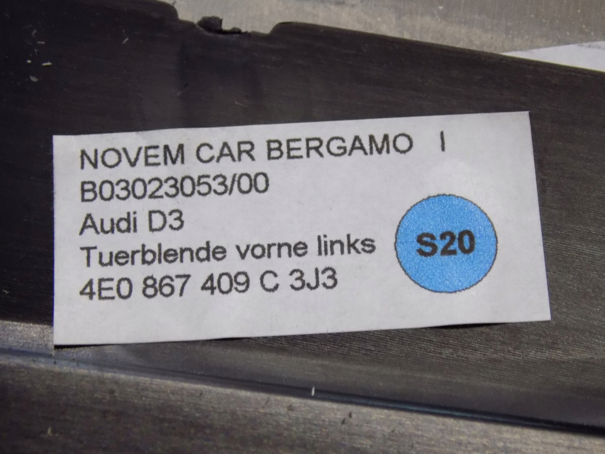 4E0867409C DEKOR DREWNO LISTWA DRZWI AUDI A8 D3 Typ samochodu Samochody osobowe
