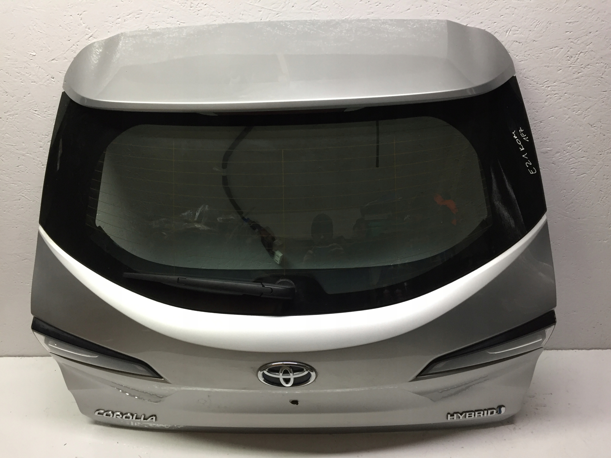 KLAPA TYŁ BAGAŻNIKA COROLLA E21 19-20 KOMBI , 1F7