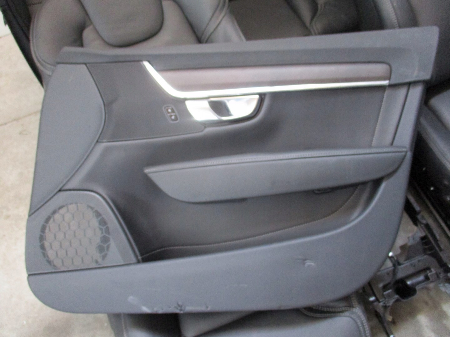 upholstery seats leather VOLVO V90