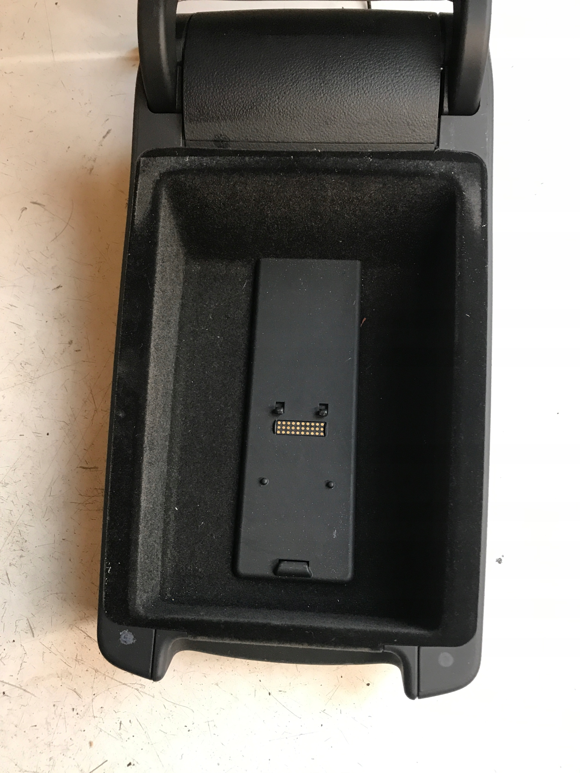 AUDI A6 C6 armrest leather 4F0