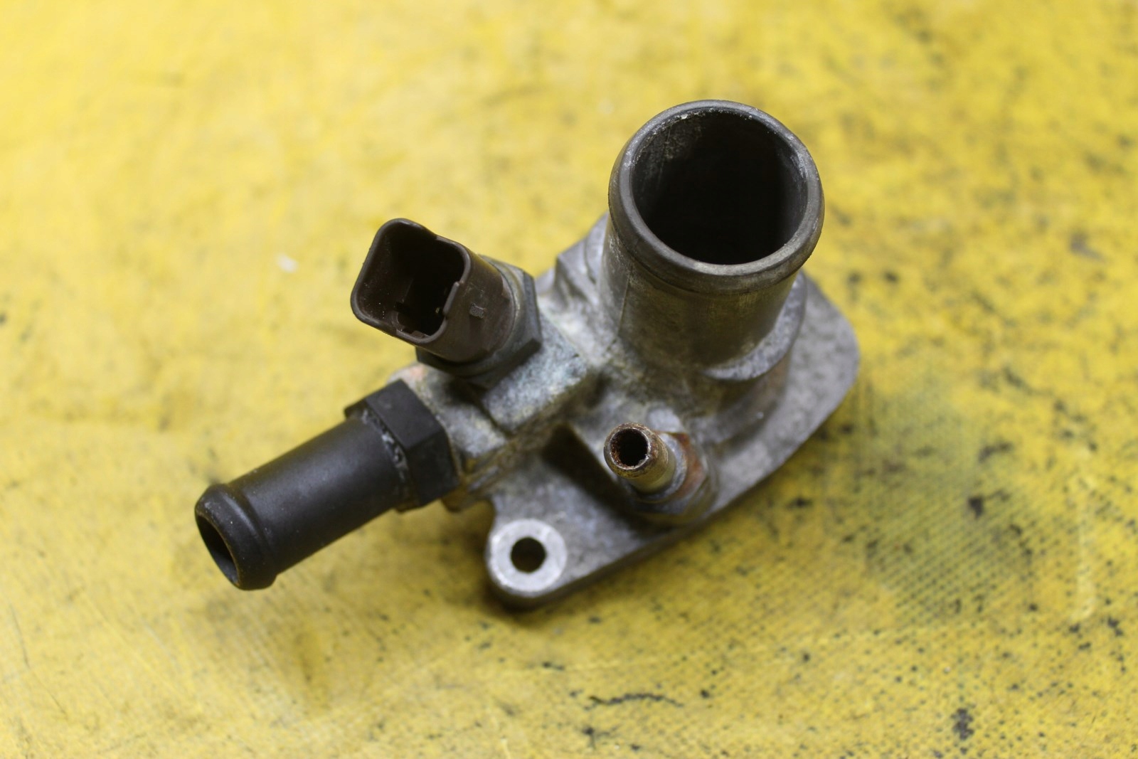 КОРПУС ТЕРМОСТАТА BRAVO II 1.4 16V