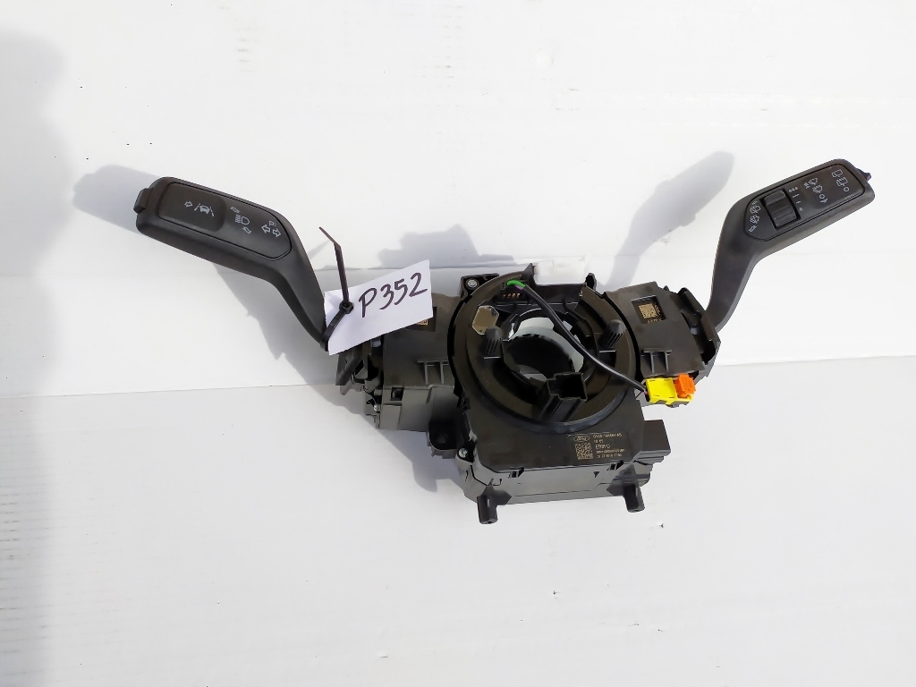 подрулевой переключатель FORD Fiesta MK8 17r