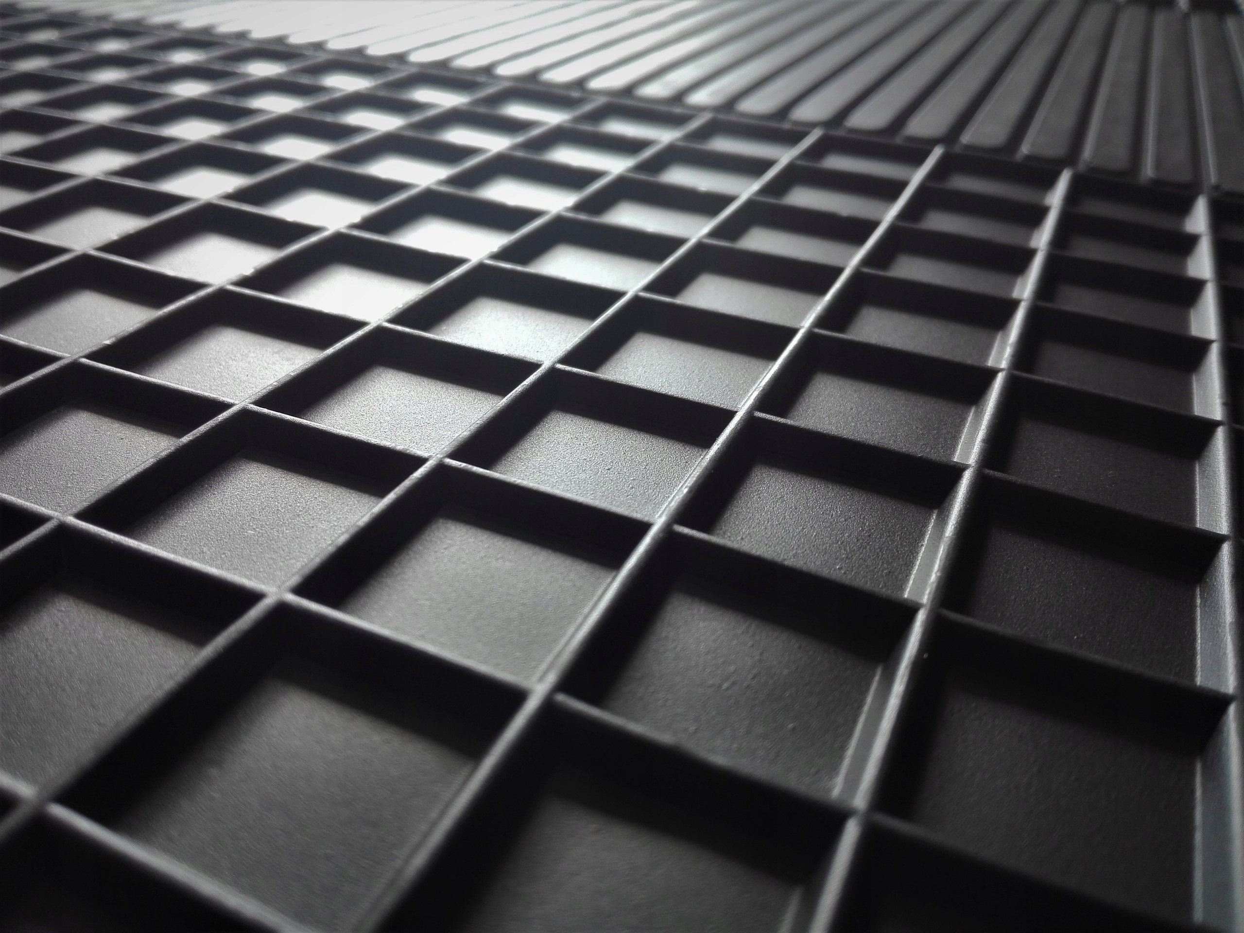 Dywaniki gumowe do KIA SPORTAGE 2 II (2004-2010) ORYGINAŁ Informacje dodatkowe bezzapachowe