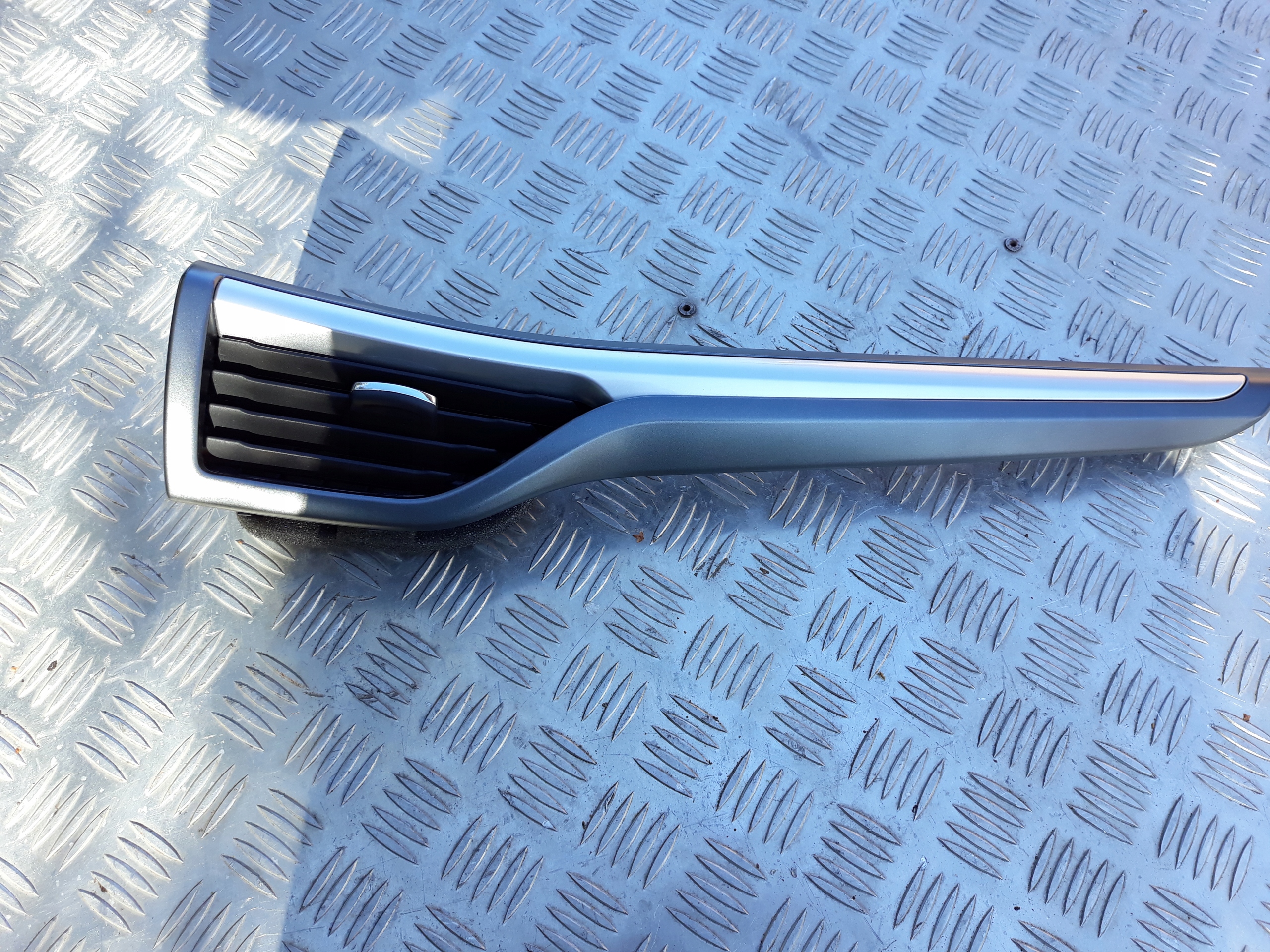 KRATKA LISTWA KONSOLI FORD FUSION MONDEO MK5