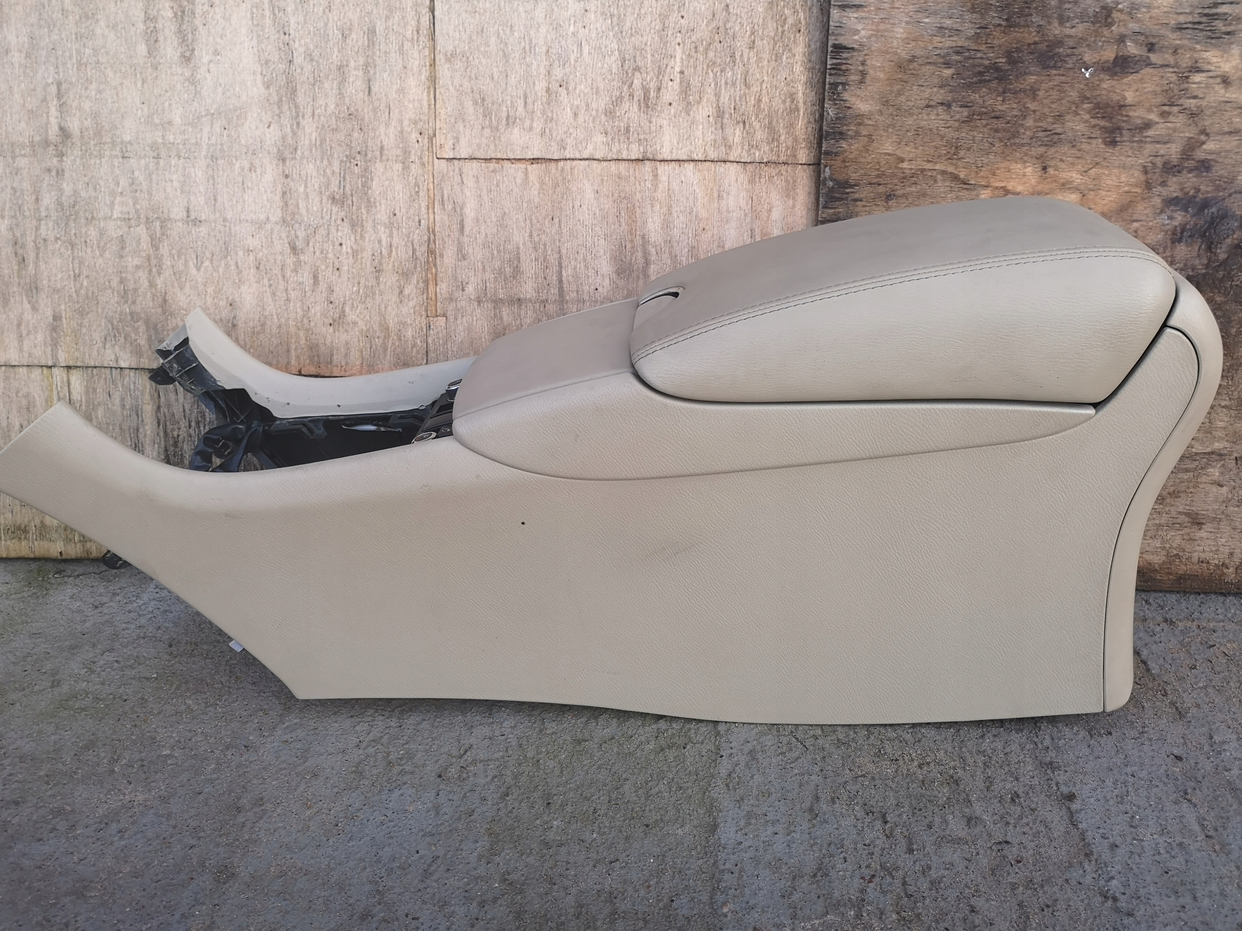 ПІДЛОКІТНИКИ ТУНЕЛЬ БУФЕР ІНФІНІТІ EX Qx50 EU