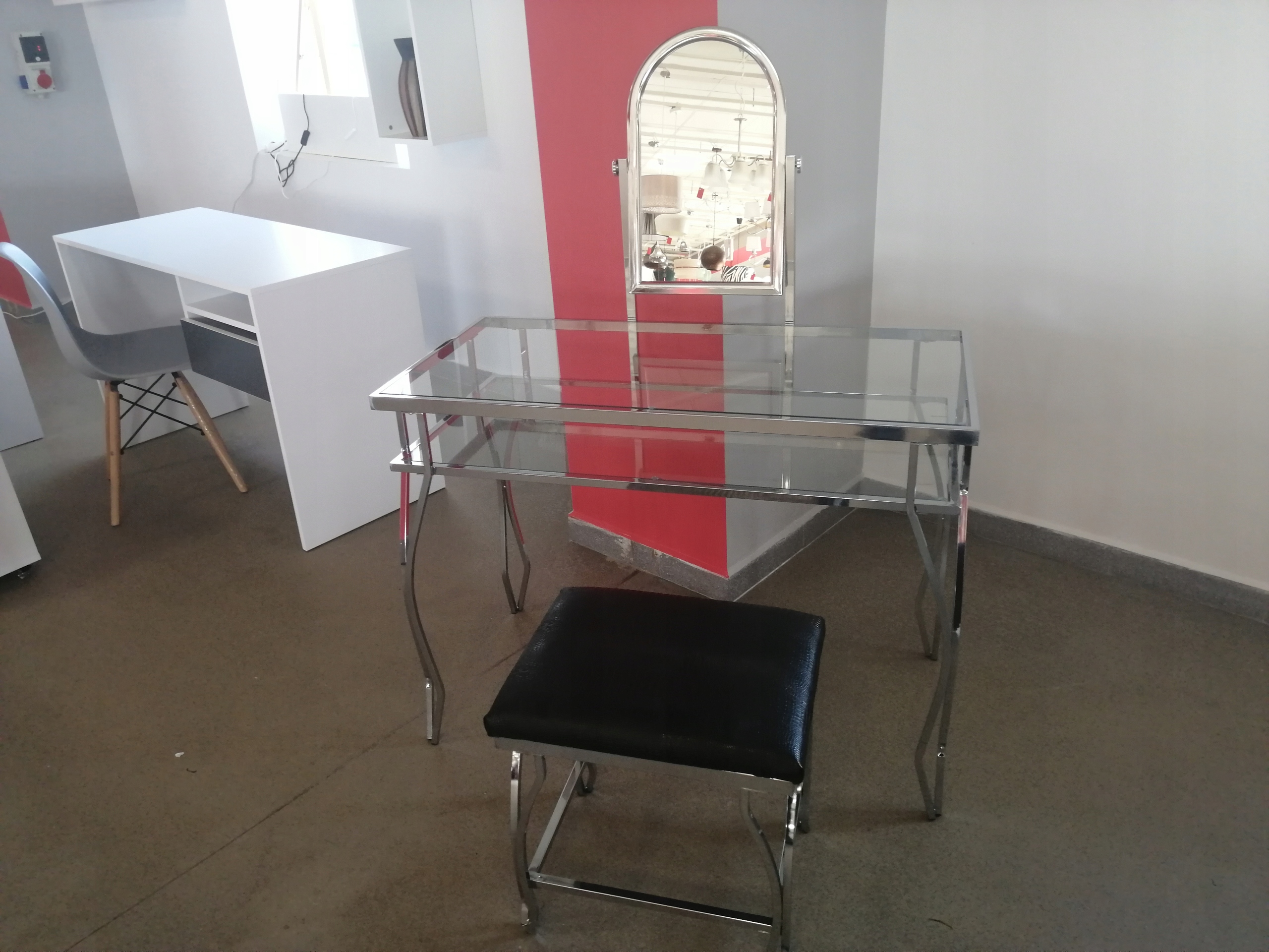 TOALETKA Z LUSTREM I STOŁKIEM GLAMOUR SZKŁO CHROM Materiał metal