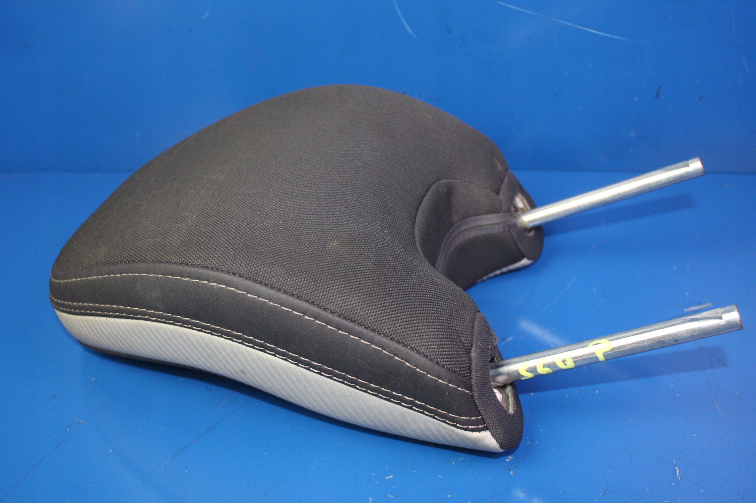 VOLVO S60 II V60 10 ZAGLOWEK PRAWY PRZOD R DESIGN Car type Passenger cars