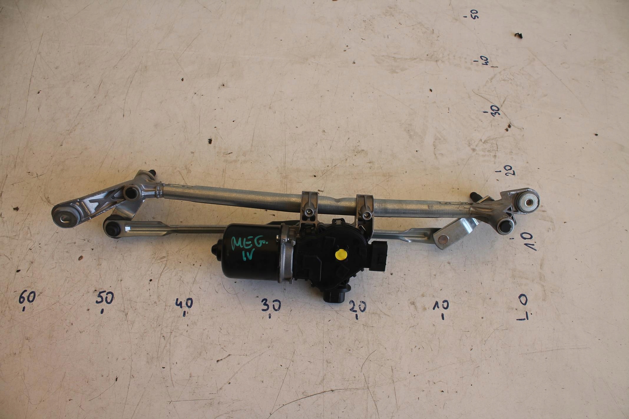 МЕХАНИЗМ СТЕКЛООЧИСТИТЕЛЯ ПЕРЕДНИЙ RENAULT MEGANE IV EURO