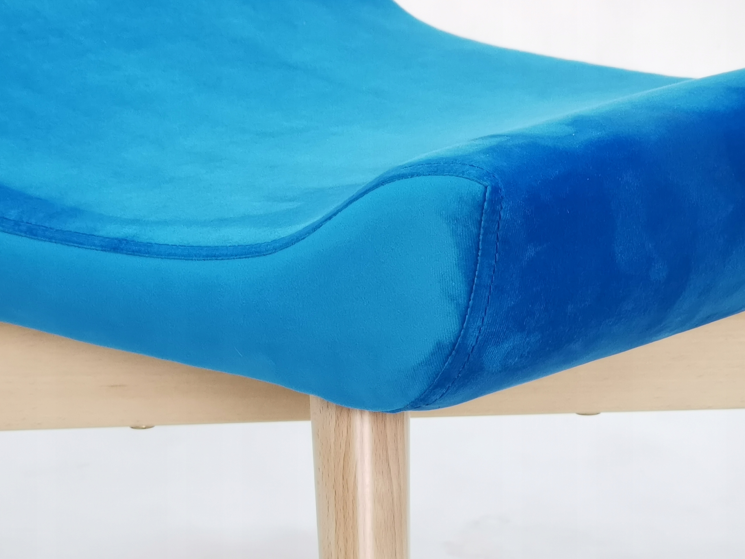 Podnóżek Pufa GRANDE SKANDYNAWSKI PRODUCENT Głębokość mebla 44 cm