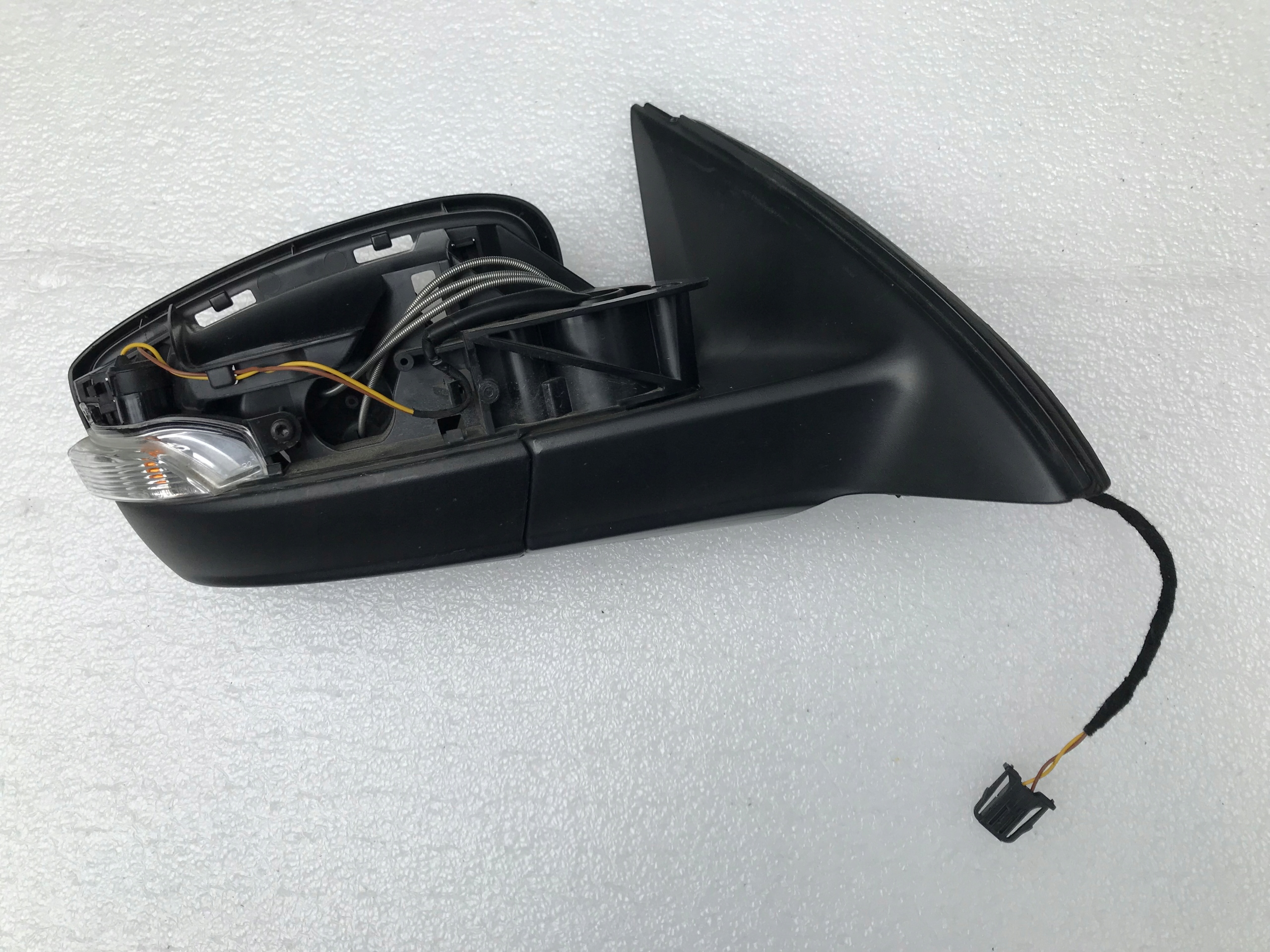 SKODA RAPID 5J зеркало правое 2 пин 2012-2016