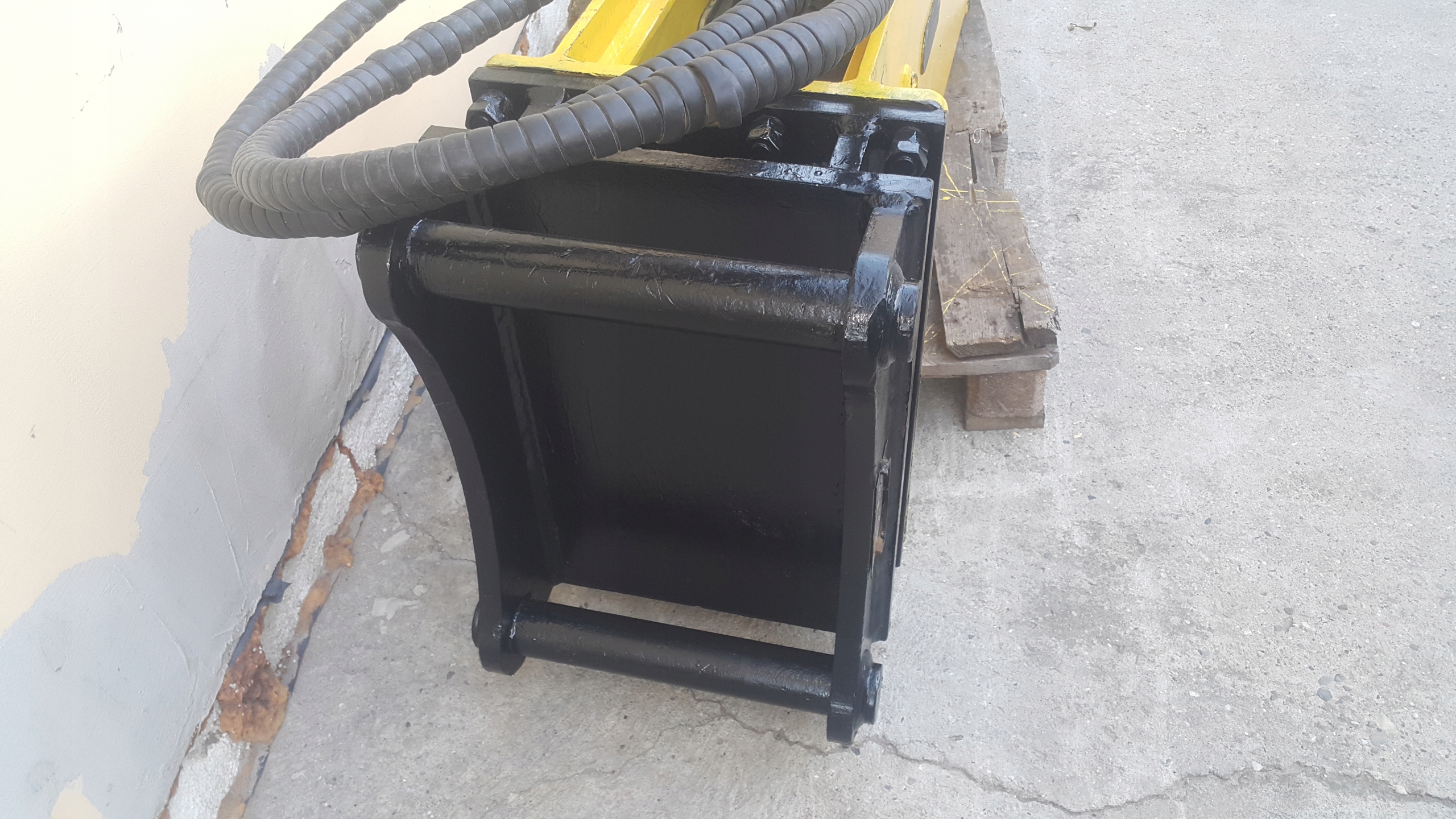 ГИДРАВЛИЧЕСКИЙ МОЛОТ SOOSAN SB50TS-P НАКОНЕЧНИК И ПЛАСТИНА