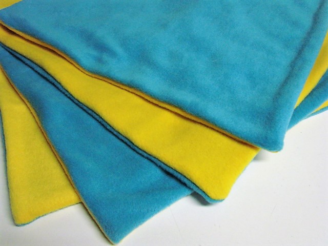 Poszewka 45x45 OZDOBNA Z POLARU -DWUKOLOROWA EAN (GTIN) 7427257571924