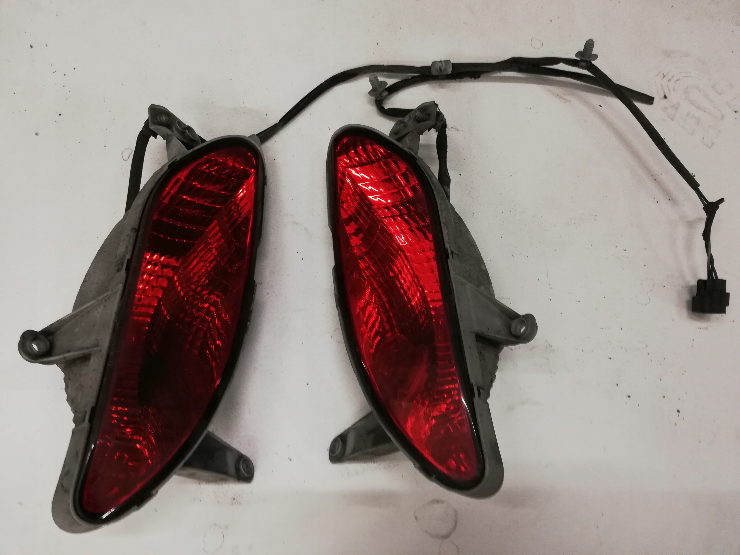 LAMPA PRZECIWMGIELNA TYŁ HYUNDAI I30 I CW 2010 FL