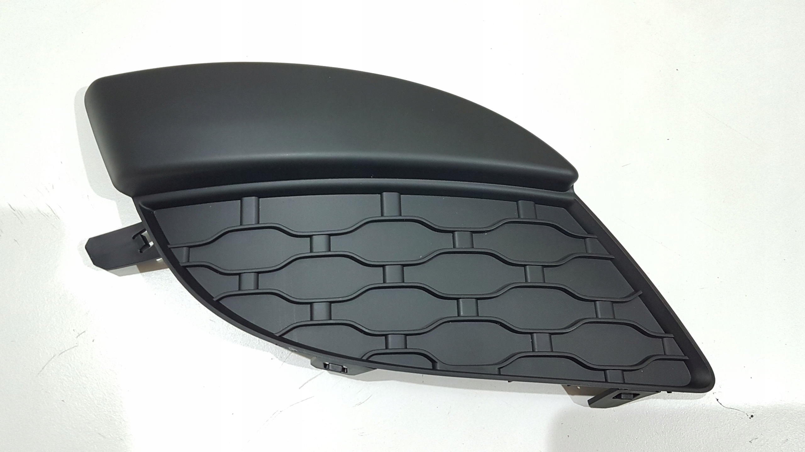 KRATKA ZDERZAKA RAMKA HALOGENU RENAULT TWINGO 2 Part manufacturer Renault original OE