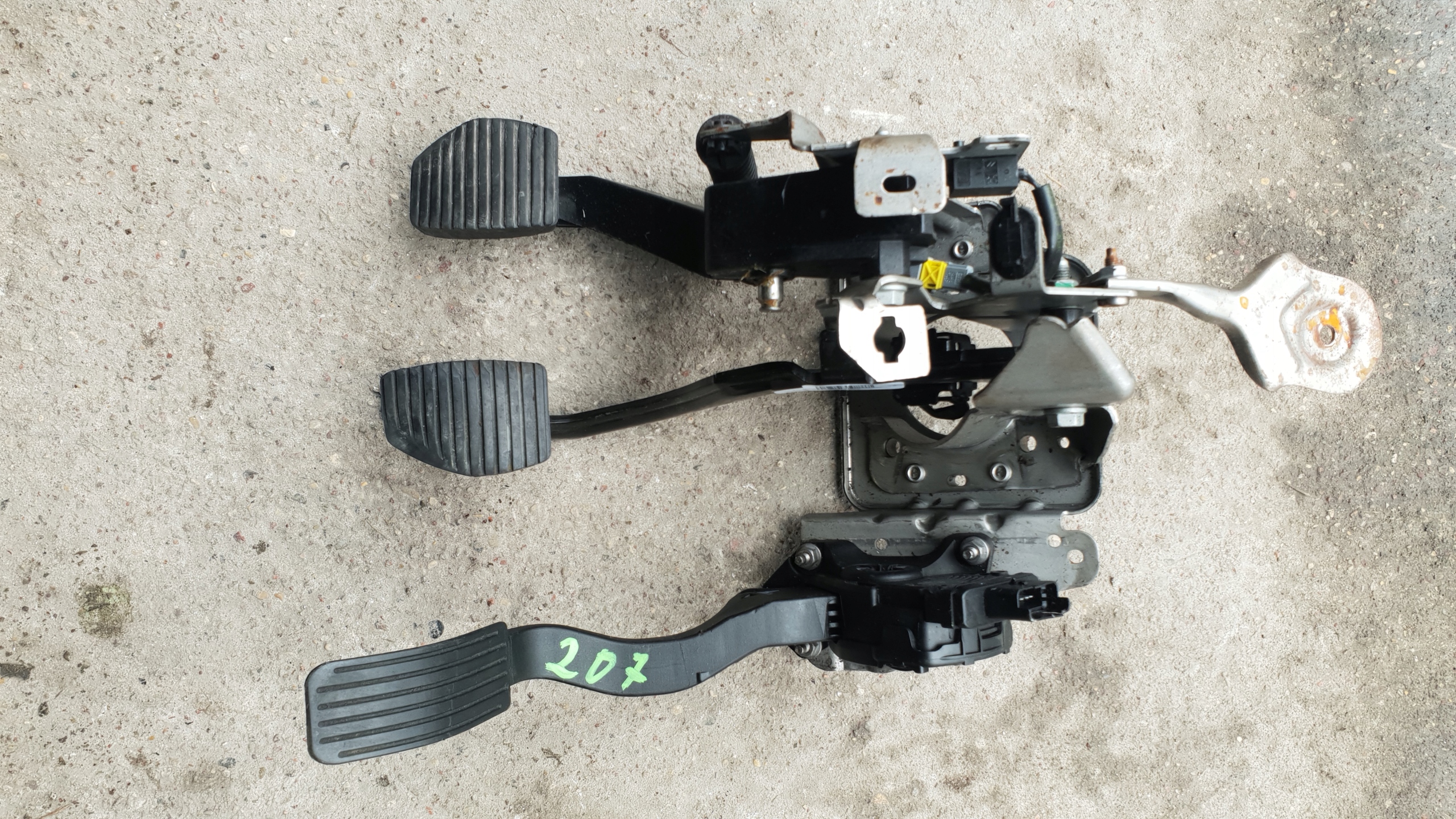 ПЕДАЛИ В СБОРЕ ДЛЯ PEUGEOT 207