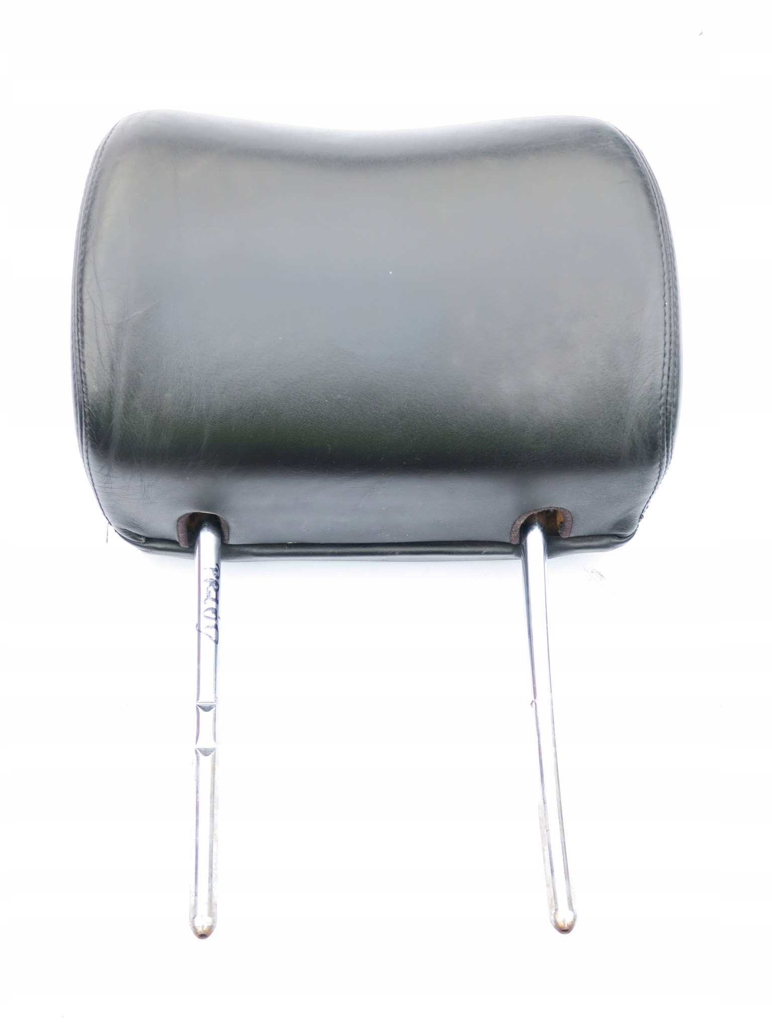 Підголівник передня чорна шкіра VW PASSAT B4