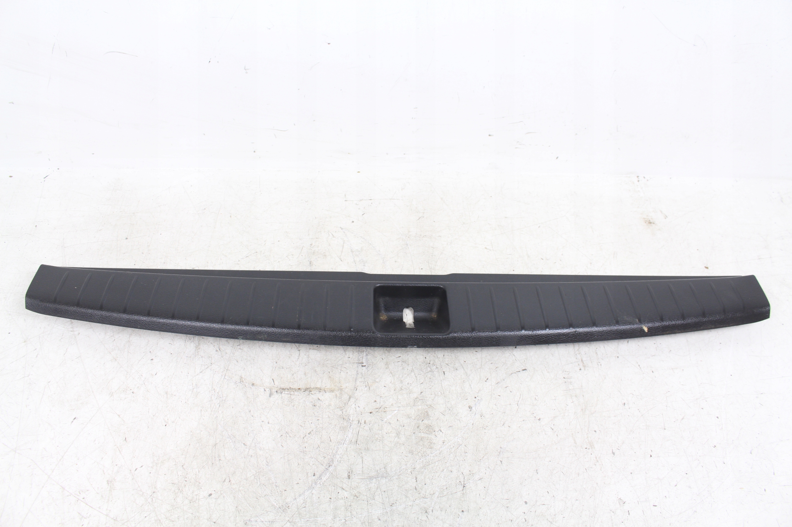 LISTWA BAGAZNIKA PAS TYŁ SUBARU OUTBACK III 08