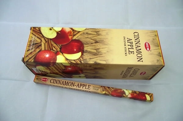 KADZIDEŁKA HEM CINNAMON APPLE 8sztuk /R25/ Nazwa zapachu producenta CINNAMON APPLE