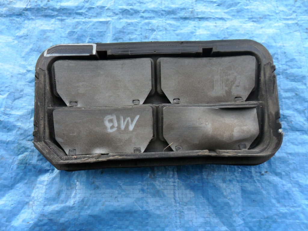 OPEL-CZ Meriva B Kratka dekompresyjna błotnika tył