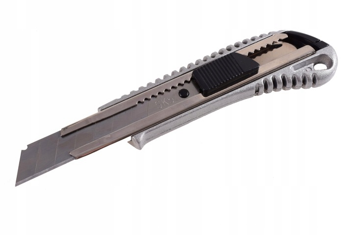 NOZ DO TAPET METALOWY 10 SZT OSTRZA 18MM GRATIS Producent code 76184