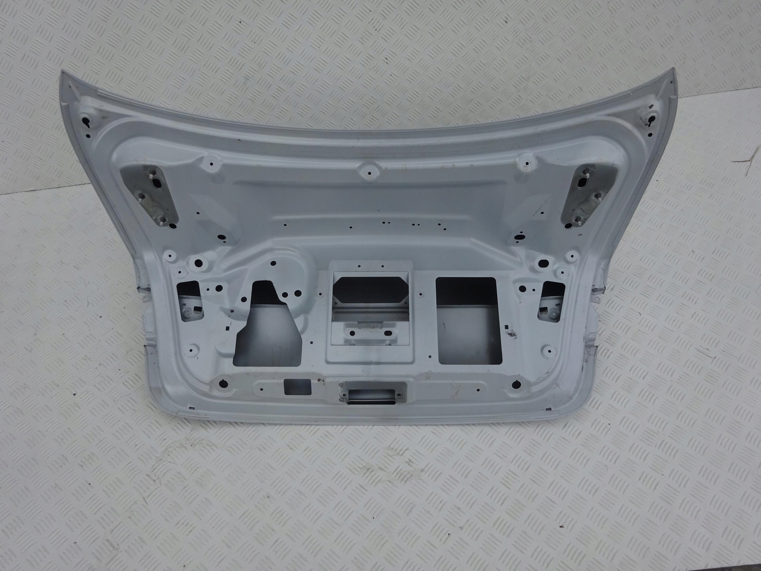 JAGUAR XF II X260 15-19 2015-2019 KLAPA POKRYWA Strona zabudowy tył