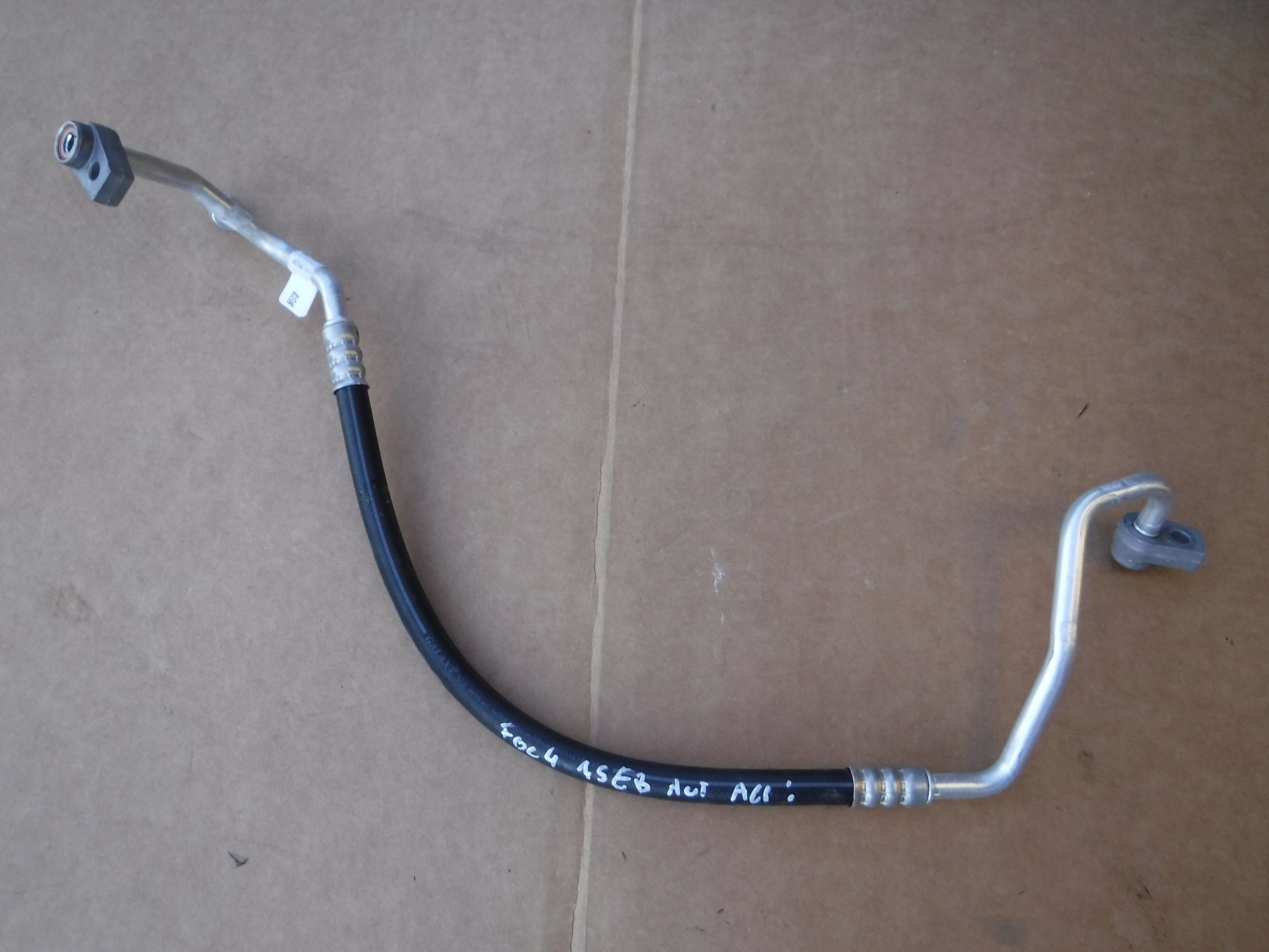 JX61-19N601-GA - ТРУБКА КОНДИЦИОНЕРА FORD FOCUS MK4 1.5 BENZ