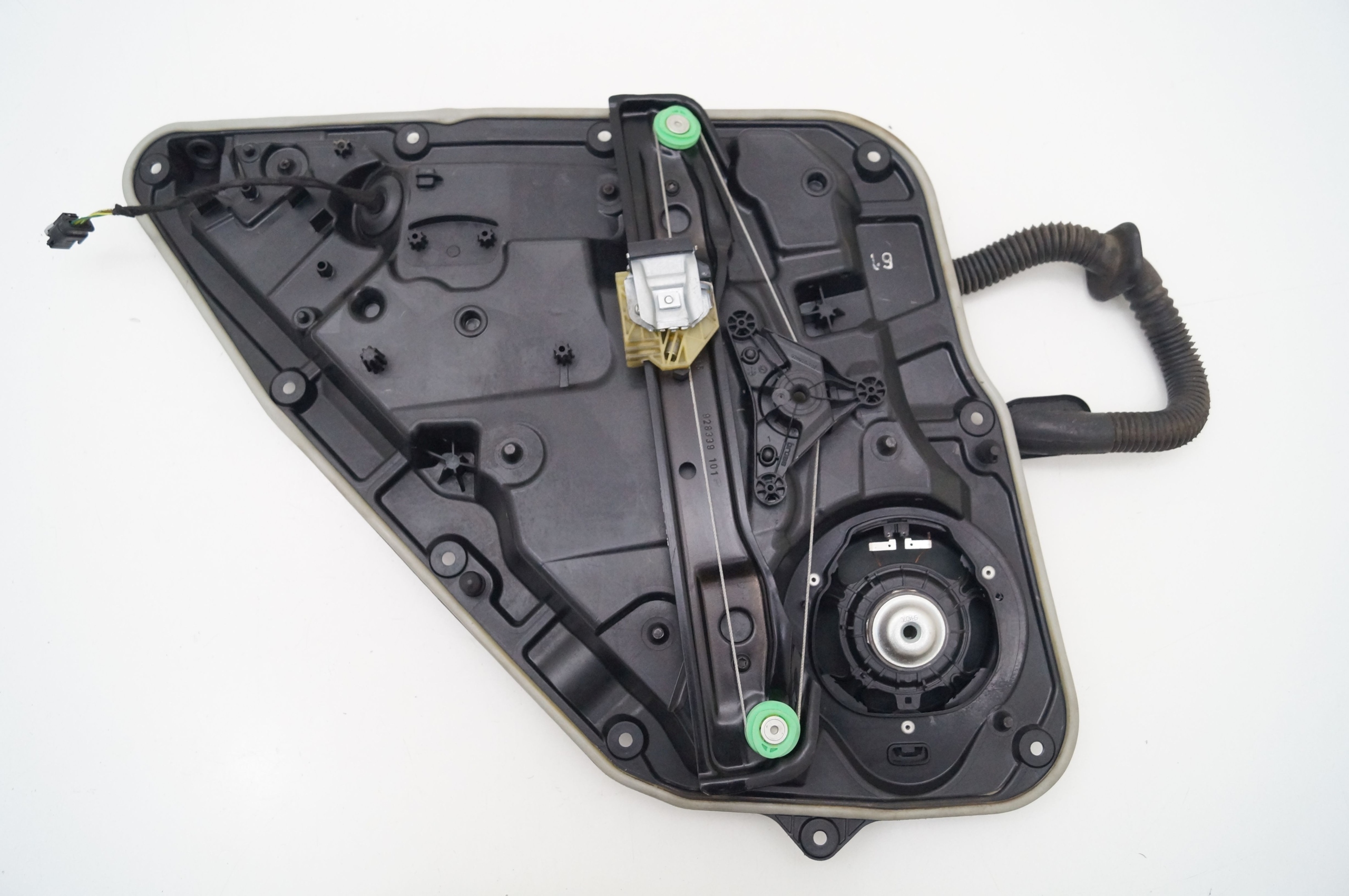 MERCEDES A 176 B 246 WYGLUSZENIE DRZWI PODNOSNIK Parts manufacturer Mercedes Benz original OE