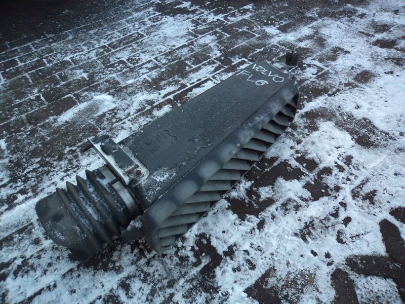 ПОВІТРОЗАБІРНИК ДИМОХІД VOLVO FL6 3181112