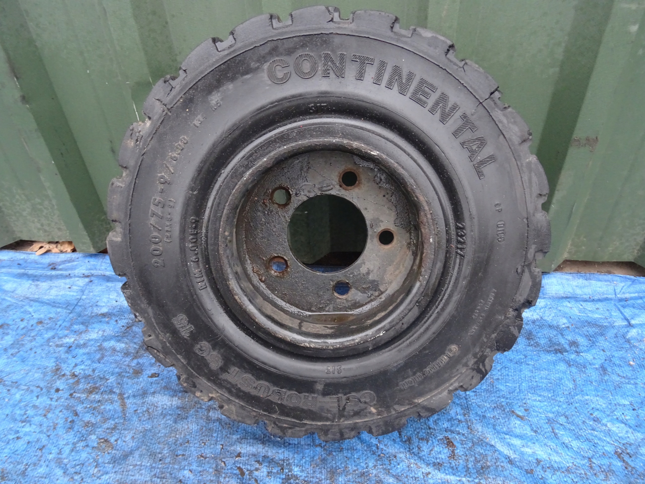 ШИНЫ КОЛЕСА ПОЛНЫЙ CONTINENTAL 200/75-R 9 21 X 8