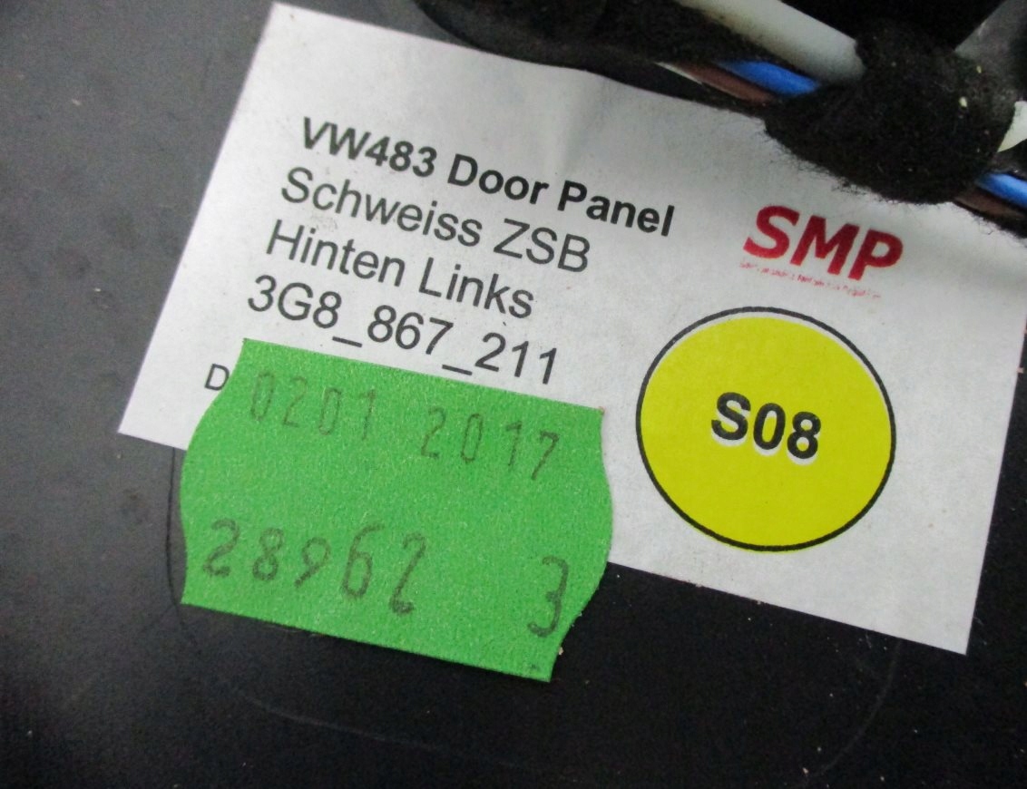 дверные карты левый задний vw PASSAT B8 3G8867211